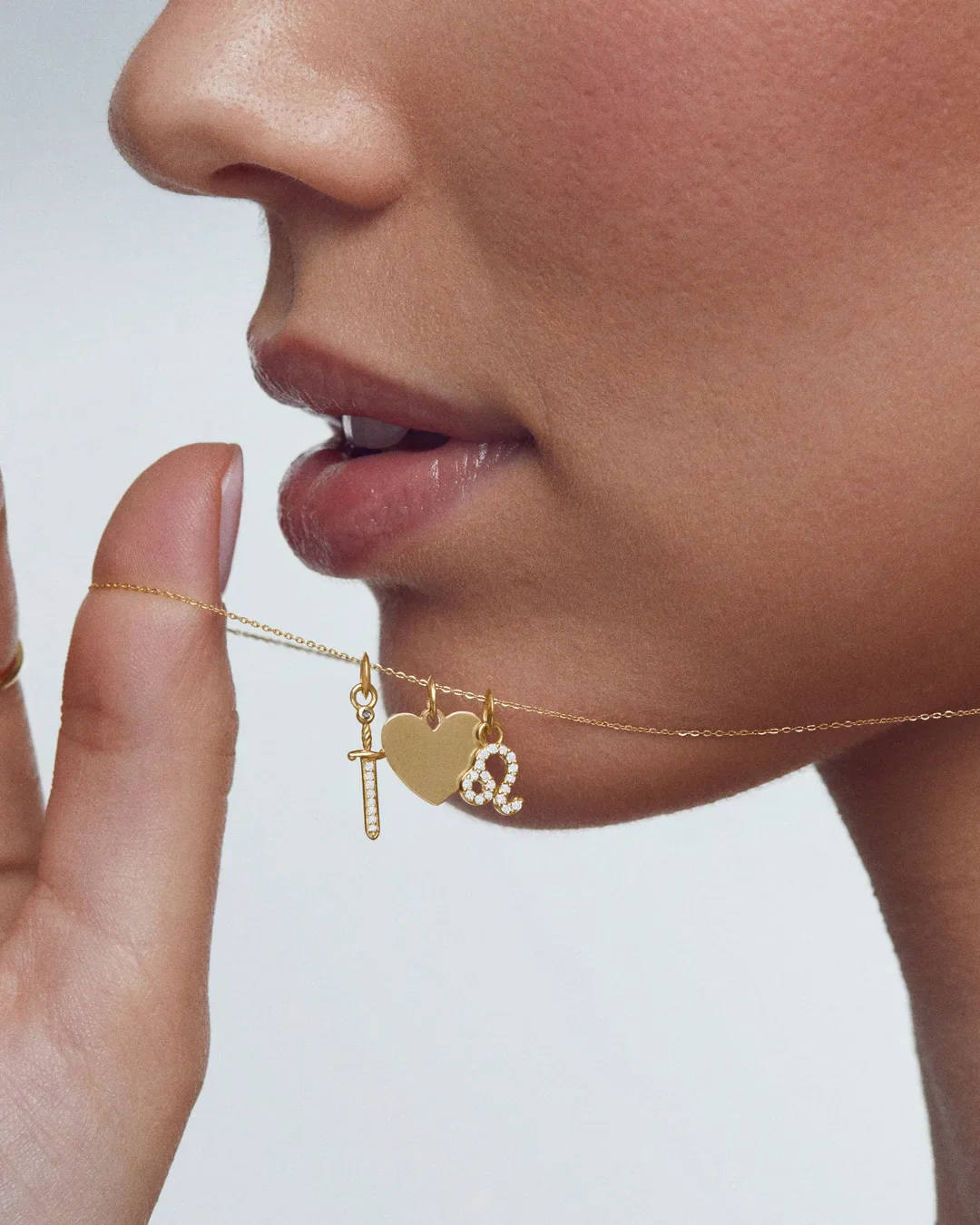 Charm Colgante Corazón S en Oro Amarillo de 18 Kt - Image 3