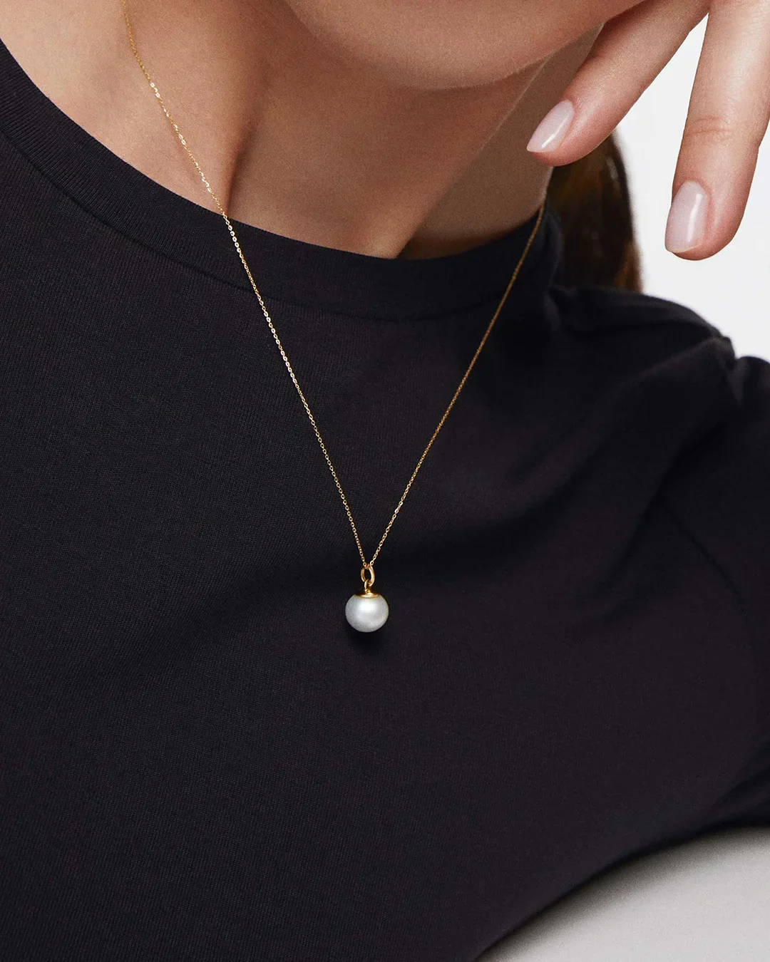 Charm Colgante Perla M en Oro Amarillo de 18 Kt - Image 2