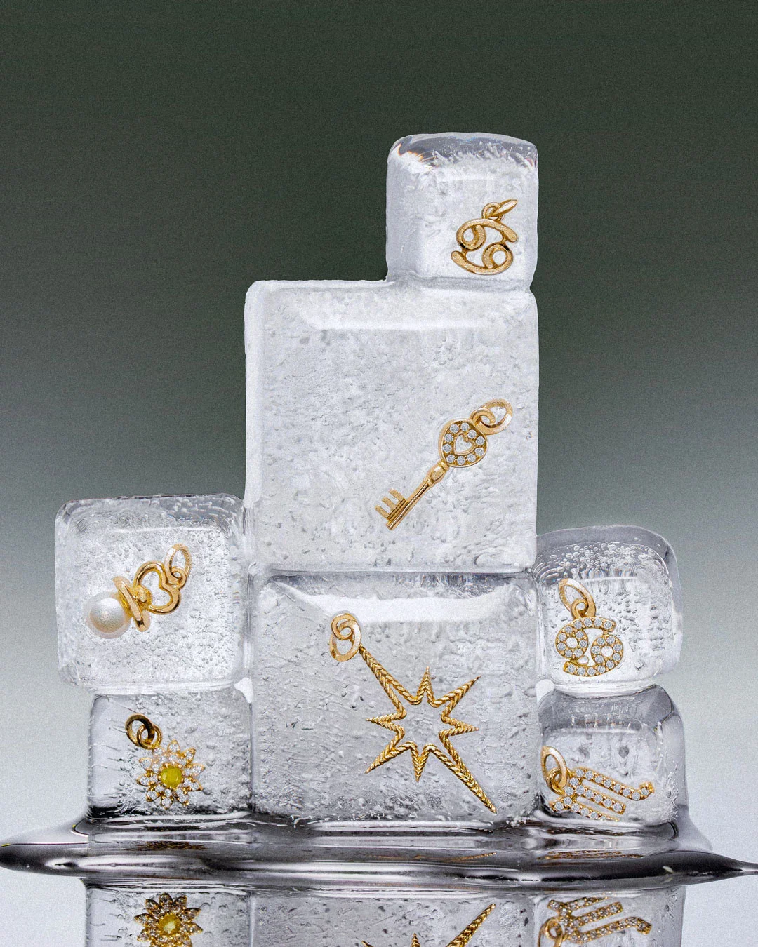 Charm Colgante Zodíaco Cáncer S de Diamantes en Oro Amarillo de 18 Kt - Image 5