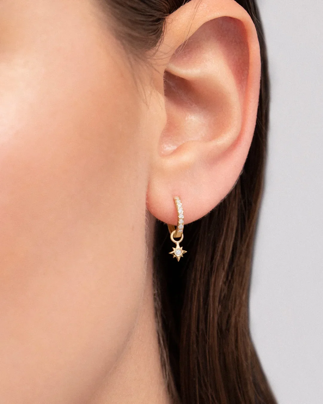 Charm para Pendiente de Aro Rosa de los Vientos de Diamante en Oro Amarillo de 18 Kt - Image 2