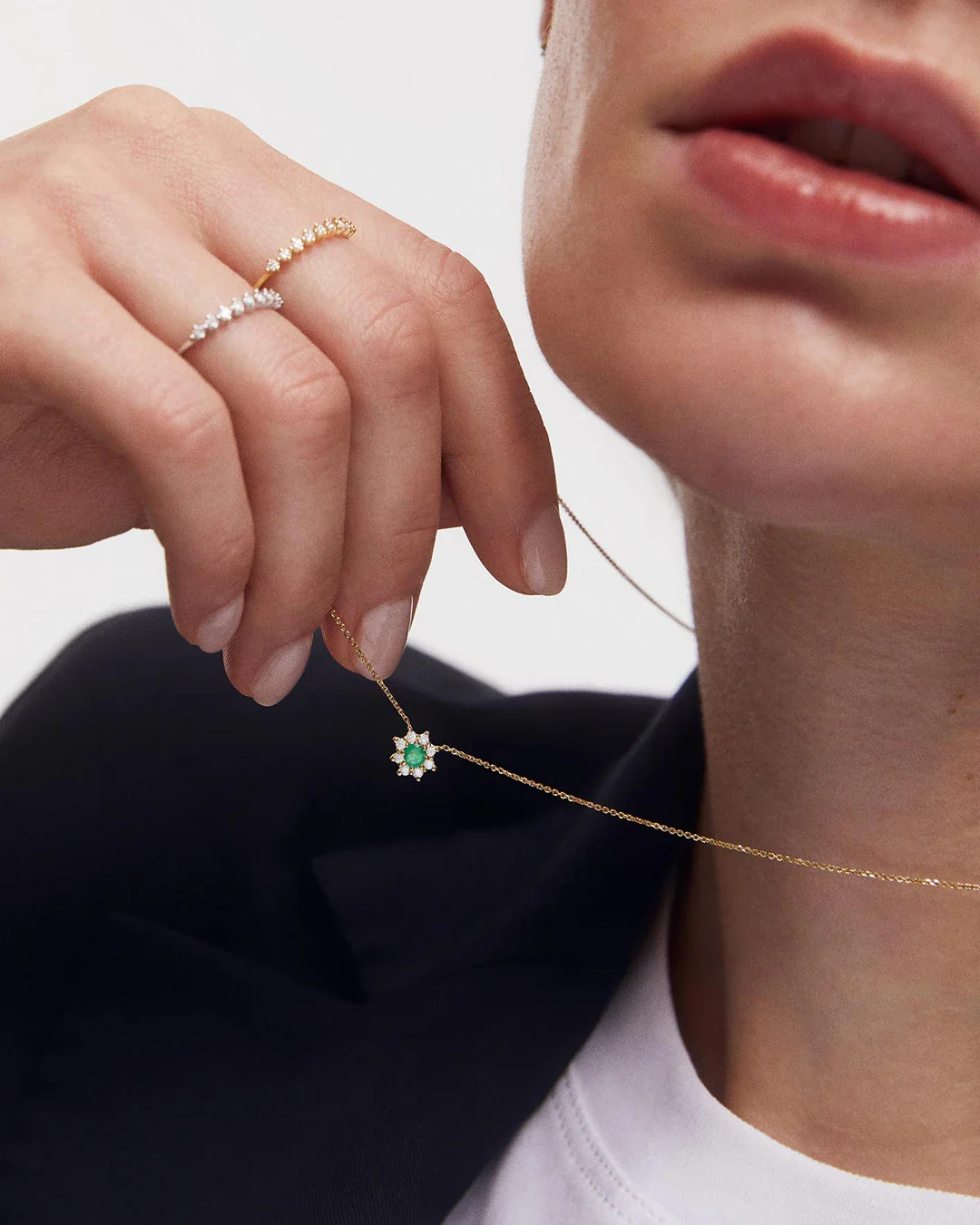 Gargantilla Astrid de Esmeralda y Diamantes en Oro Amarillo de 18 Kt - Image 3