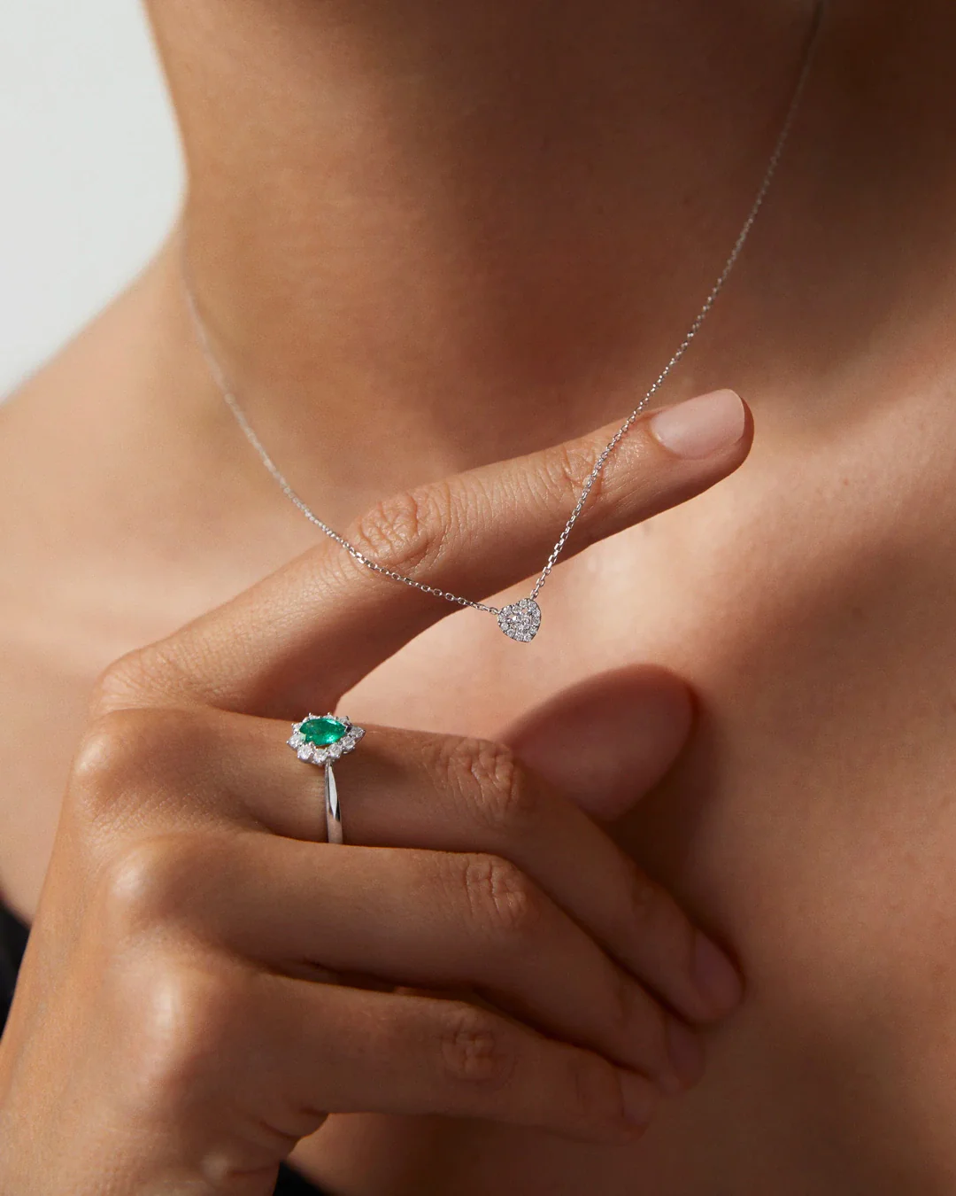 Gargantilla Corazón Ariadne de Diamantes en Oro Blanco de 18 Kt - Image 3