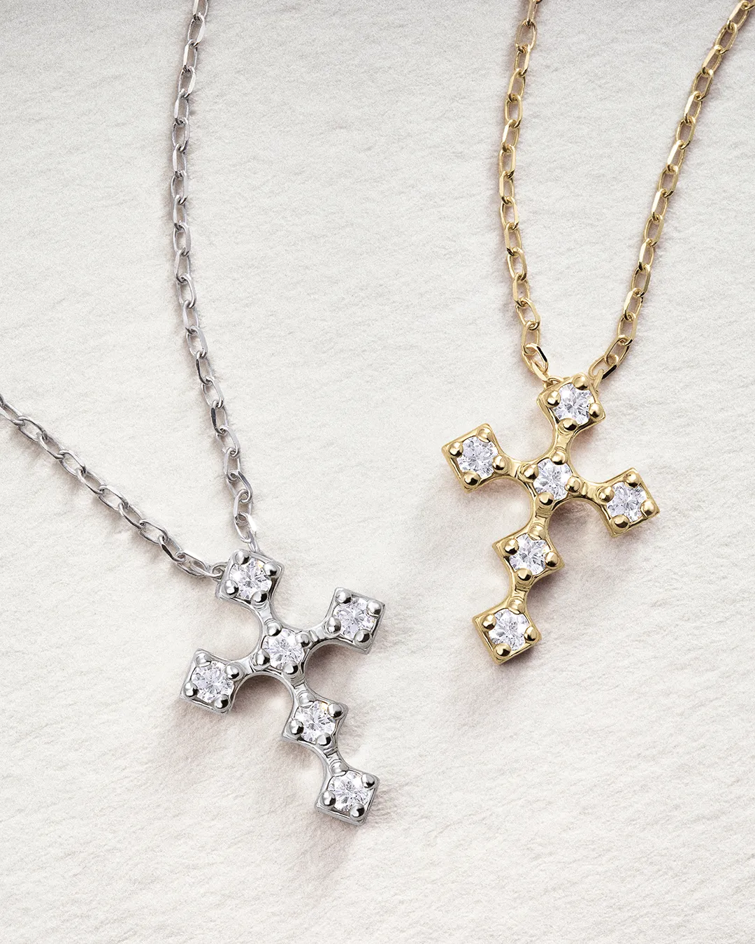 Gargantilla Crux de Diamantes en Oro Amarillo de 18 Kt - Image 5