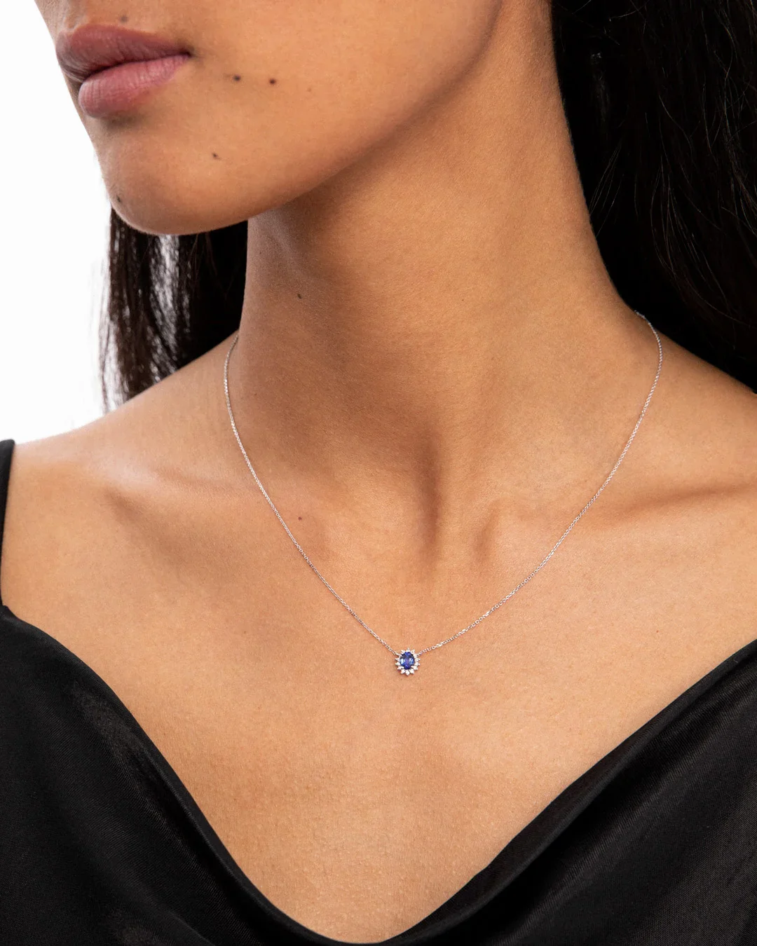 Gargantilla Dalia de Zafiro y Diamantes en Oro Blanco de 18 Kt - Image 2