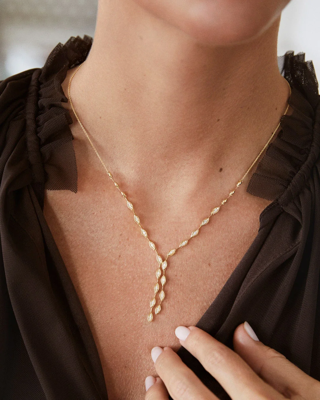 Gargantilla Ember de Diamantes en Oro Amarillo de 18 Kt - Image 2