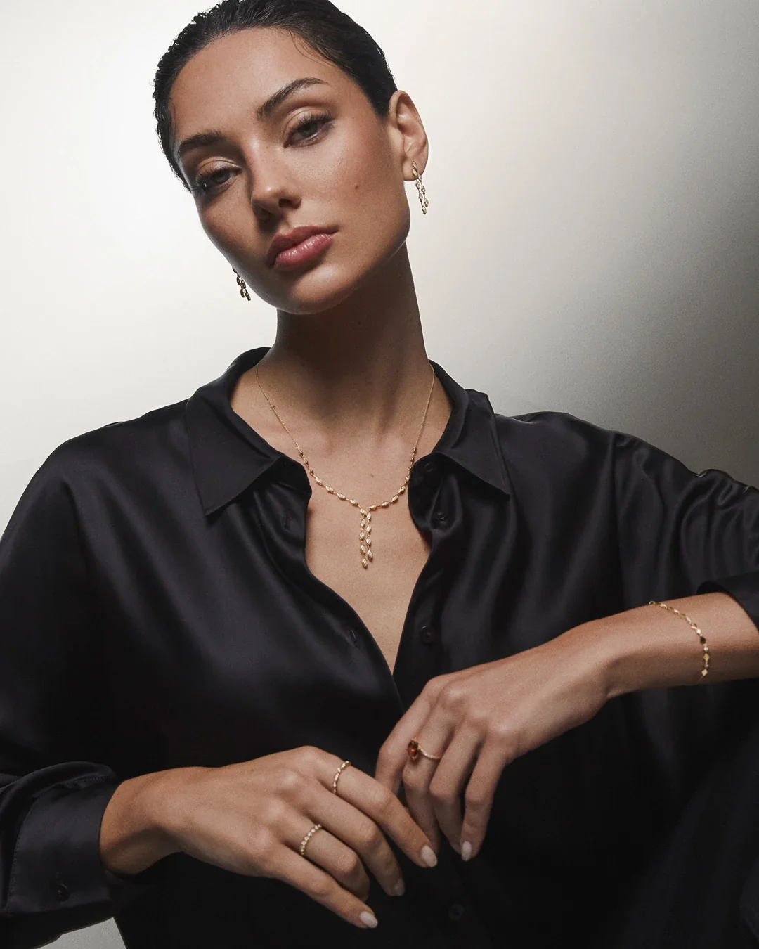 Gargantilla Ember de Diamantes en Oro Amarillo de 18 Kt - Image 3