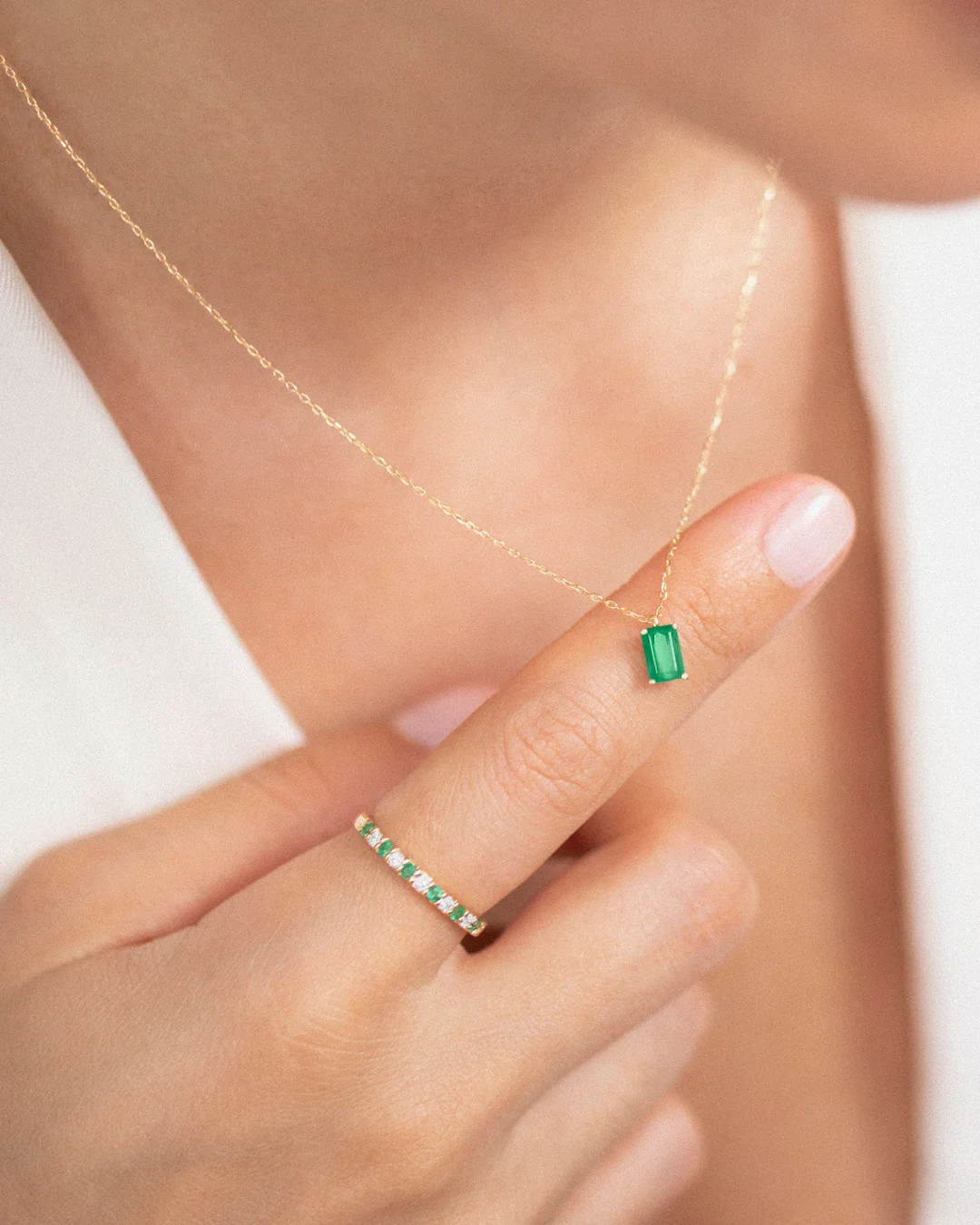 Gargantilla de Esmeralda Baguette en Oro Amarillo de 18 Kt - Image 3