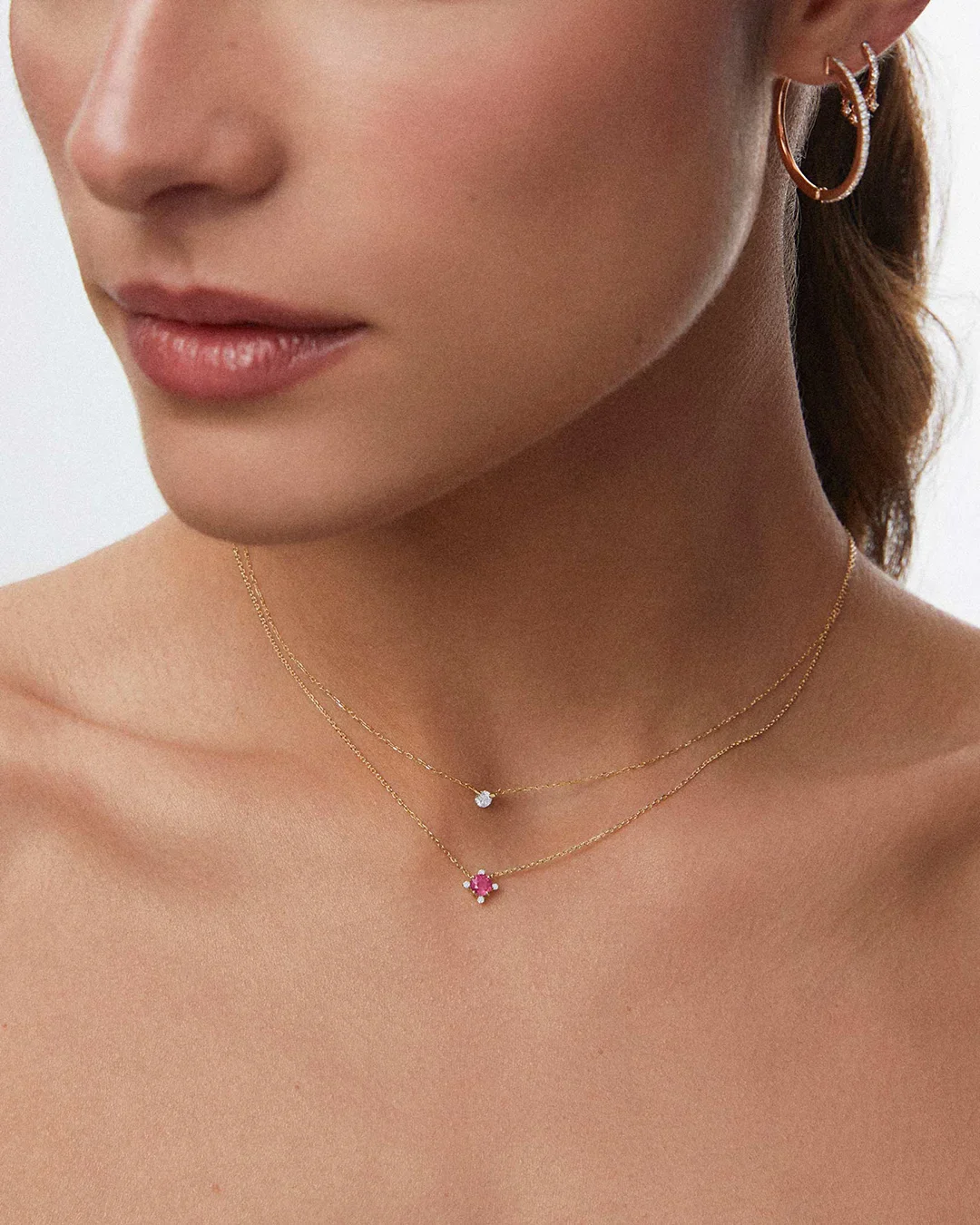 Gargantilla Floating Stud Diamond en Oro Amarillo de 18 Kt - Image 2