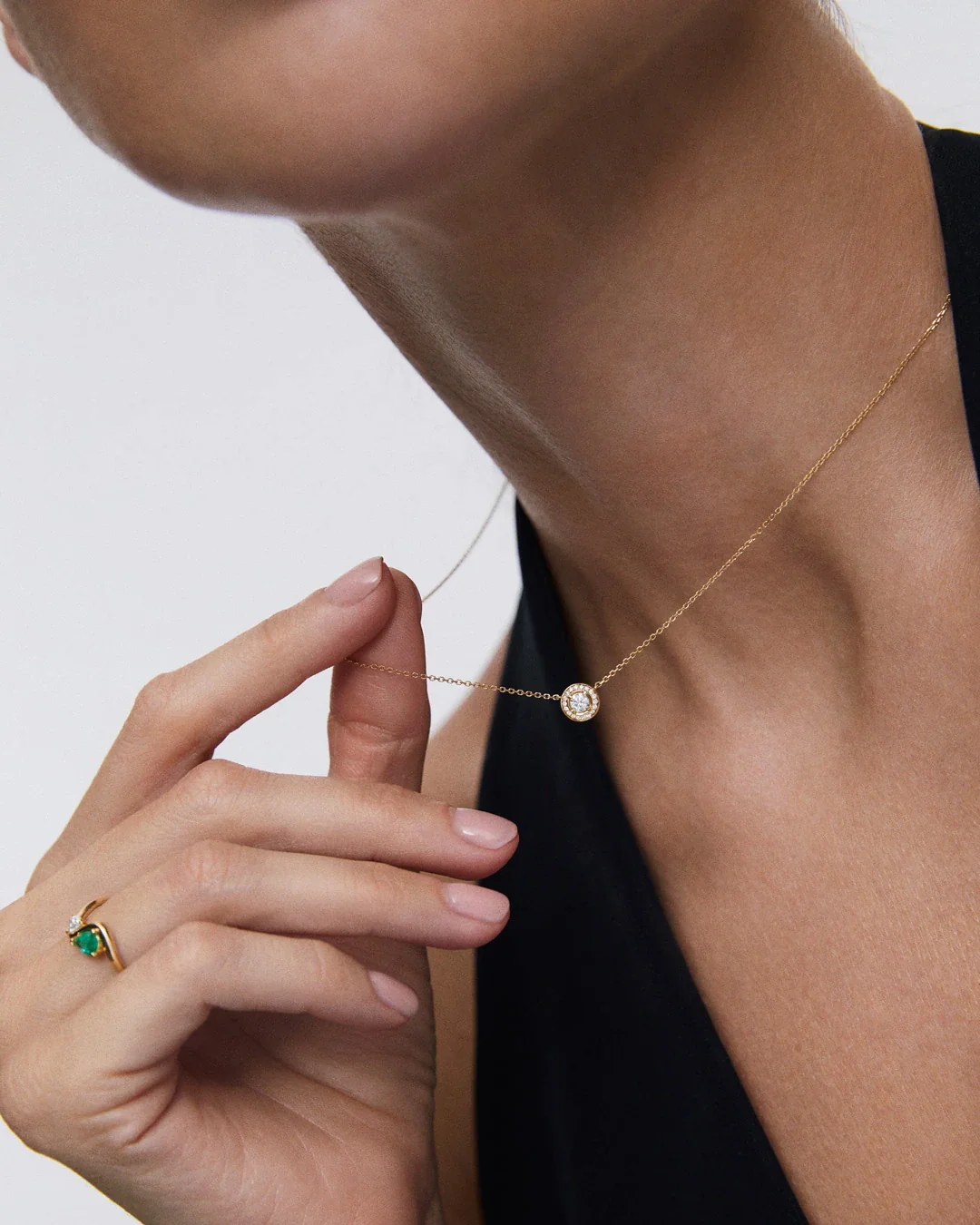 Gargantilla Liora Halo de Diamantes en Oro Amarillo de 18 kt - Image 3