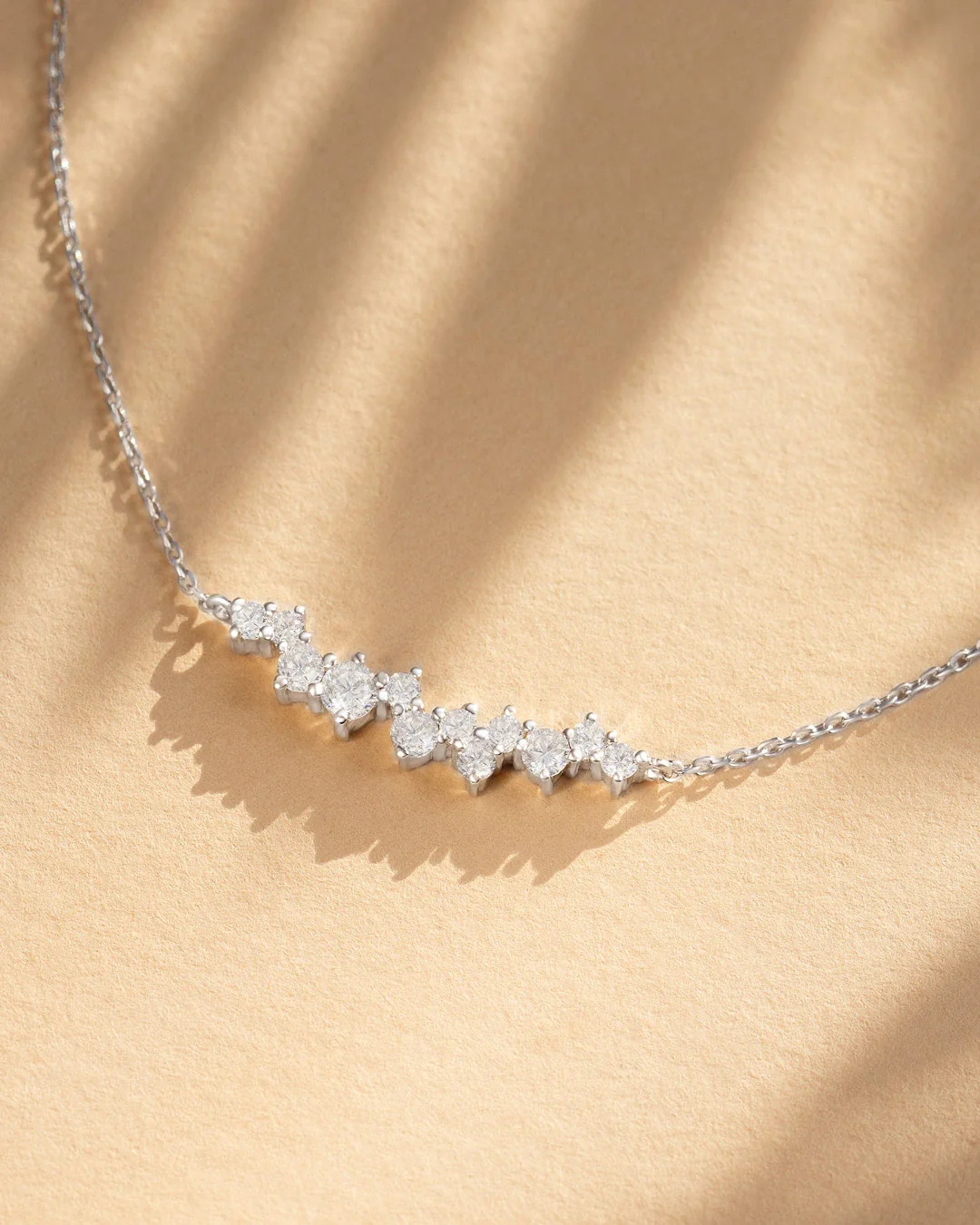 Gargantilla Luz de Luna de Diamantes en Oro Blanco de 18 Kt - Image 5
