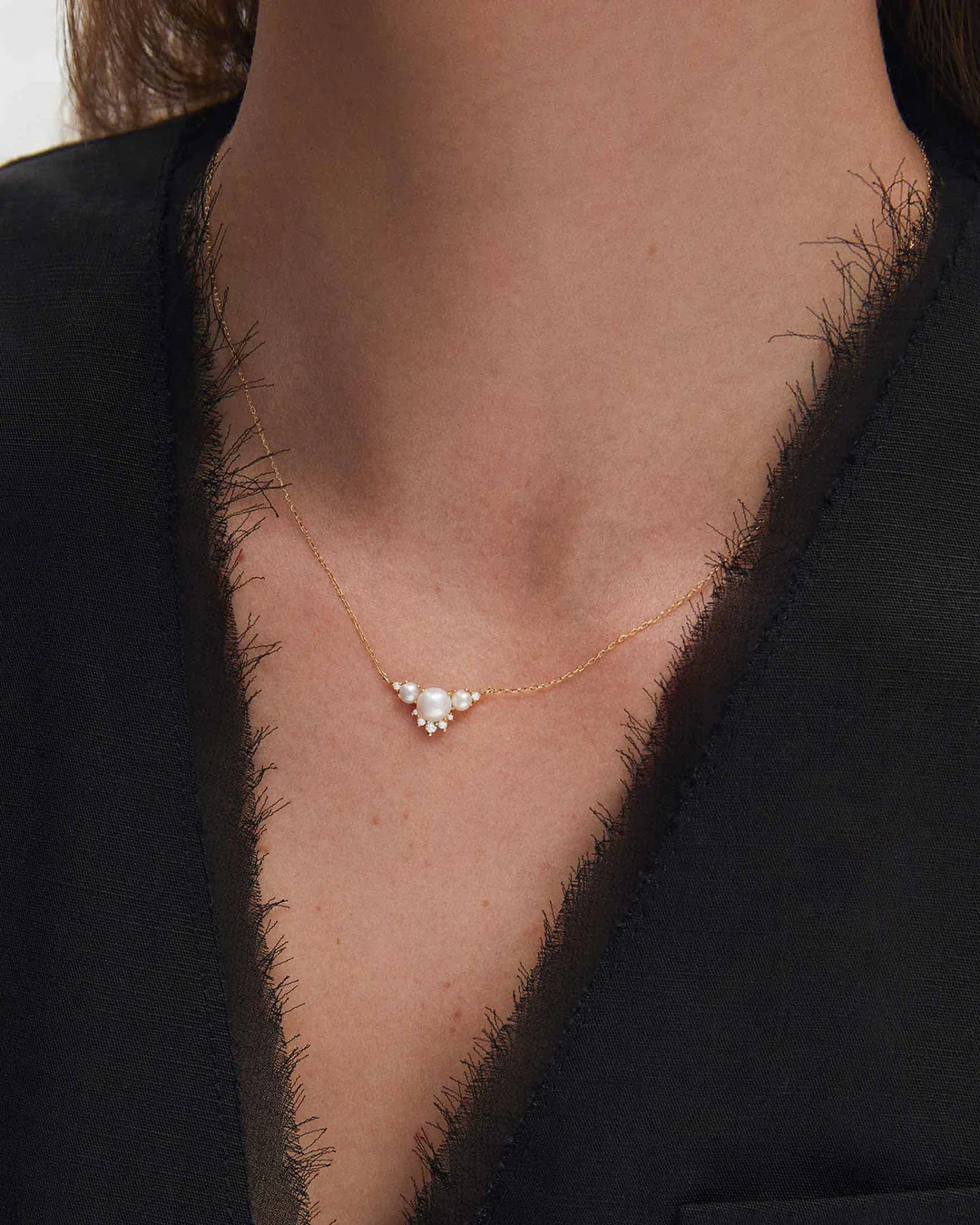 Gargantilla Midnight Holly de Perlas y Diamantes en Oro Amarillo de 18 Kt - Image 2