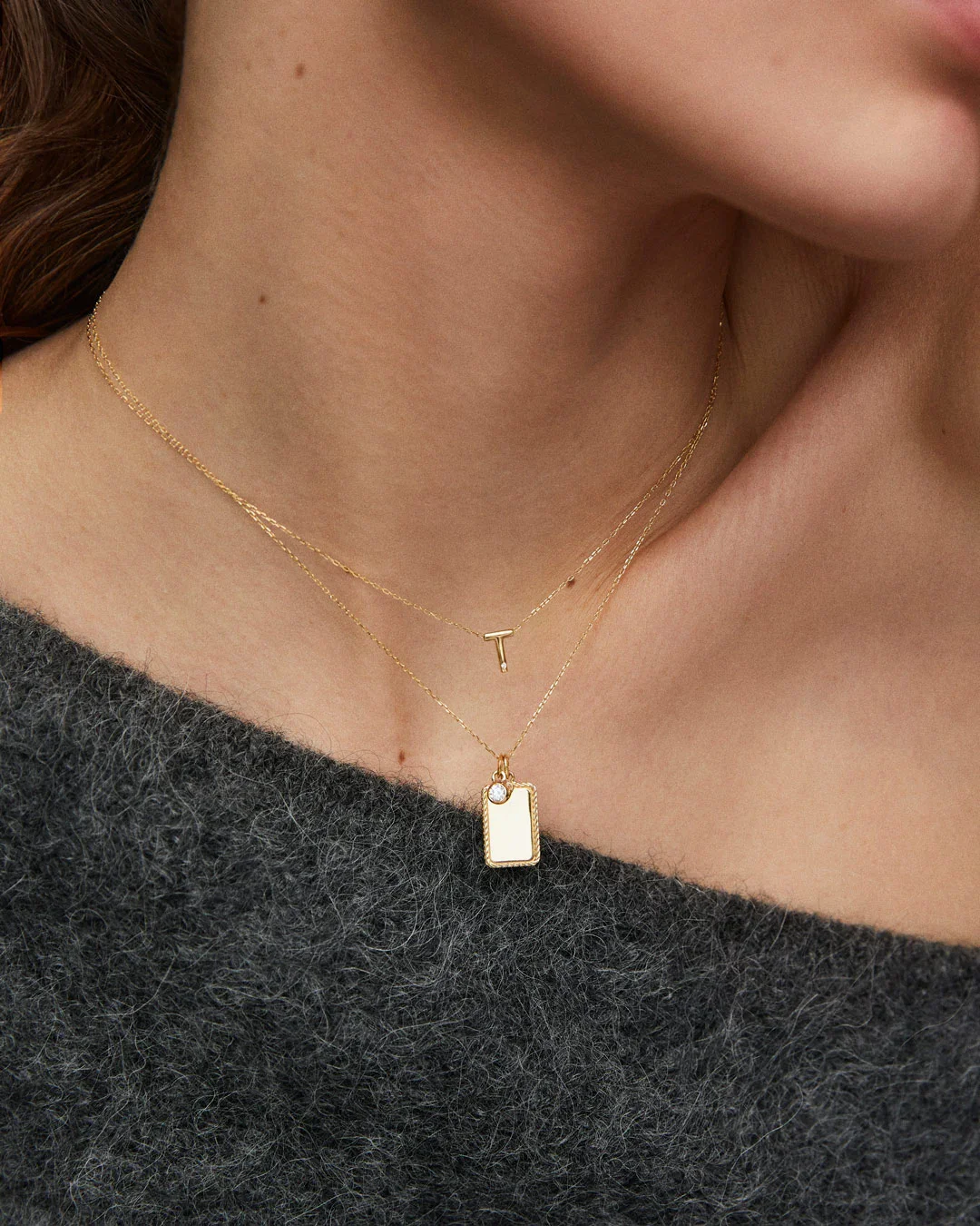 Gargantilla MY Initial Diamante en Oro Amarillo de 18 Kt - Image 3