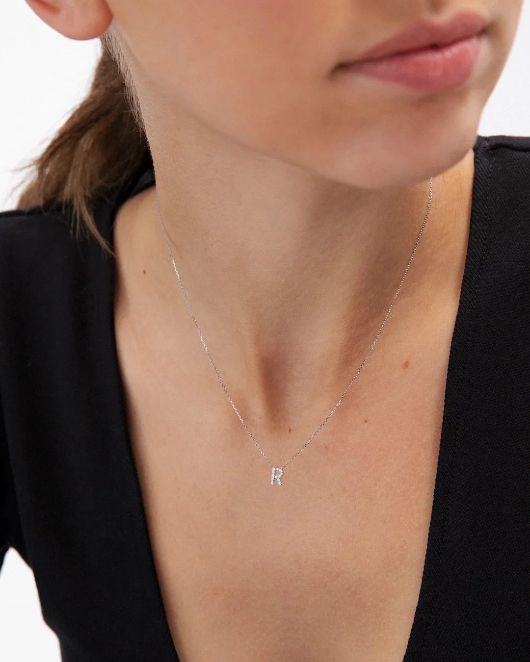 Gargantilla MY Initial de Diamantes en Oro Blanco de 18 kt - Image 2
