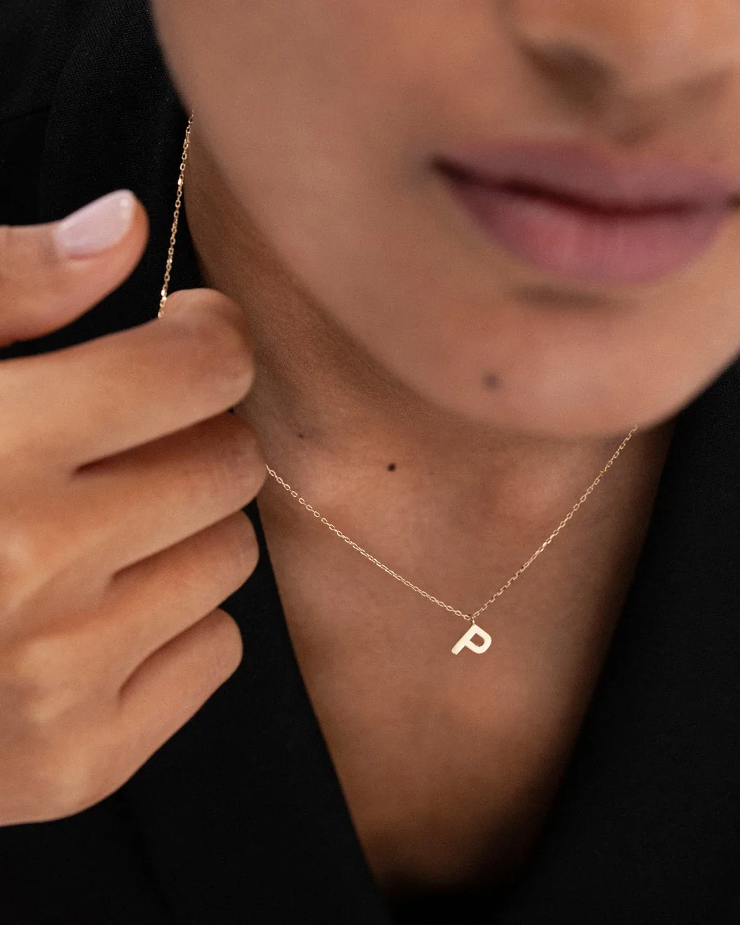 Gargantilla MY Initial en Oro Amarillo de 18 Kt - Image 2