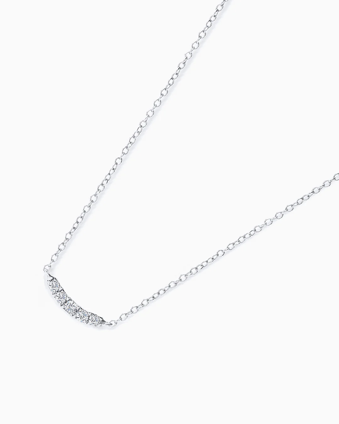 Gargantilla Petite Diamonds Curve en Oro Blanco de 18 Kt - Image 3