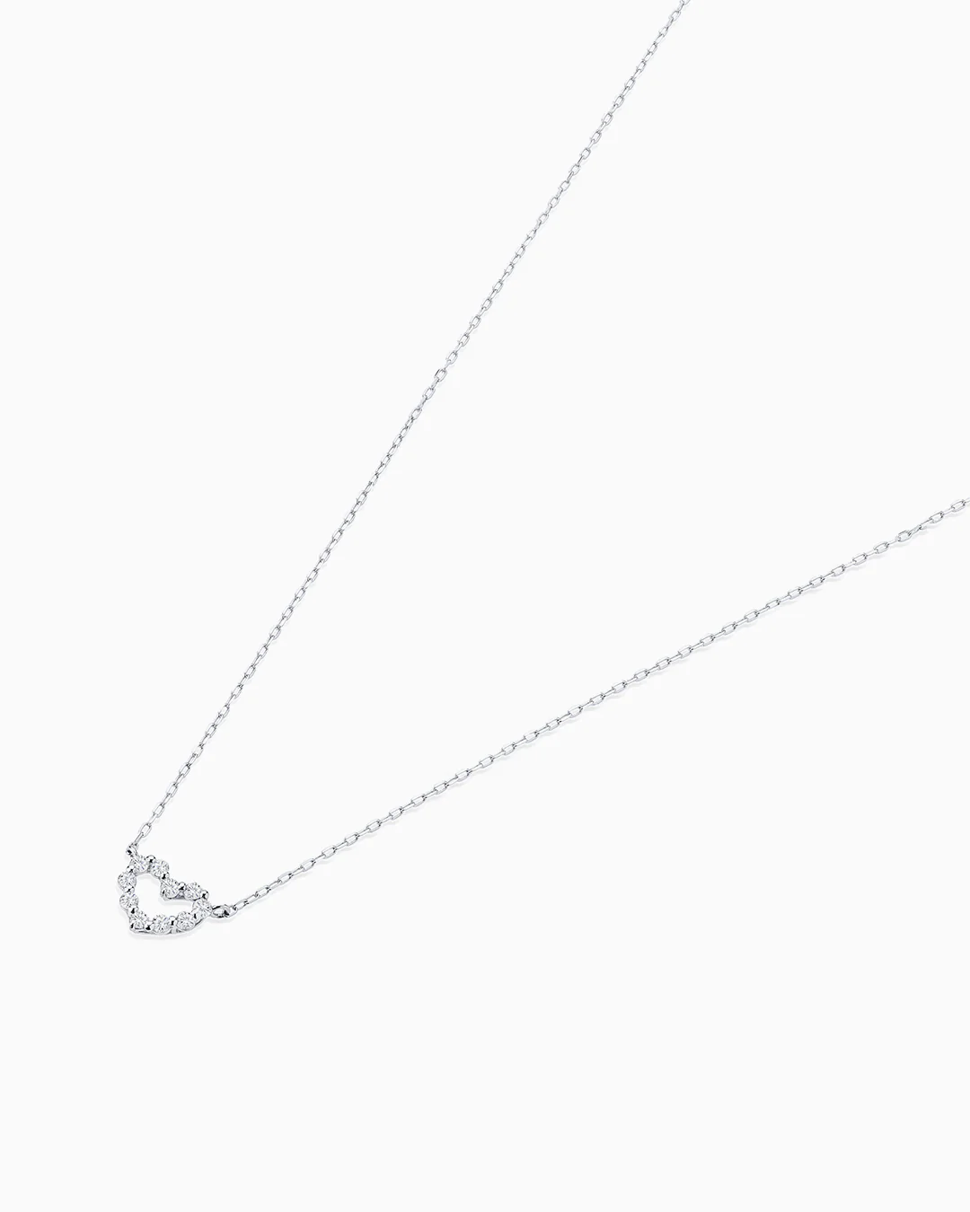 Gargantilla Petite Diamonds Heart en Oro Blanco de 18 Kt - Image 4