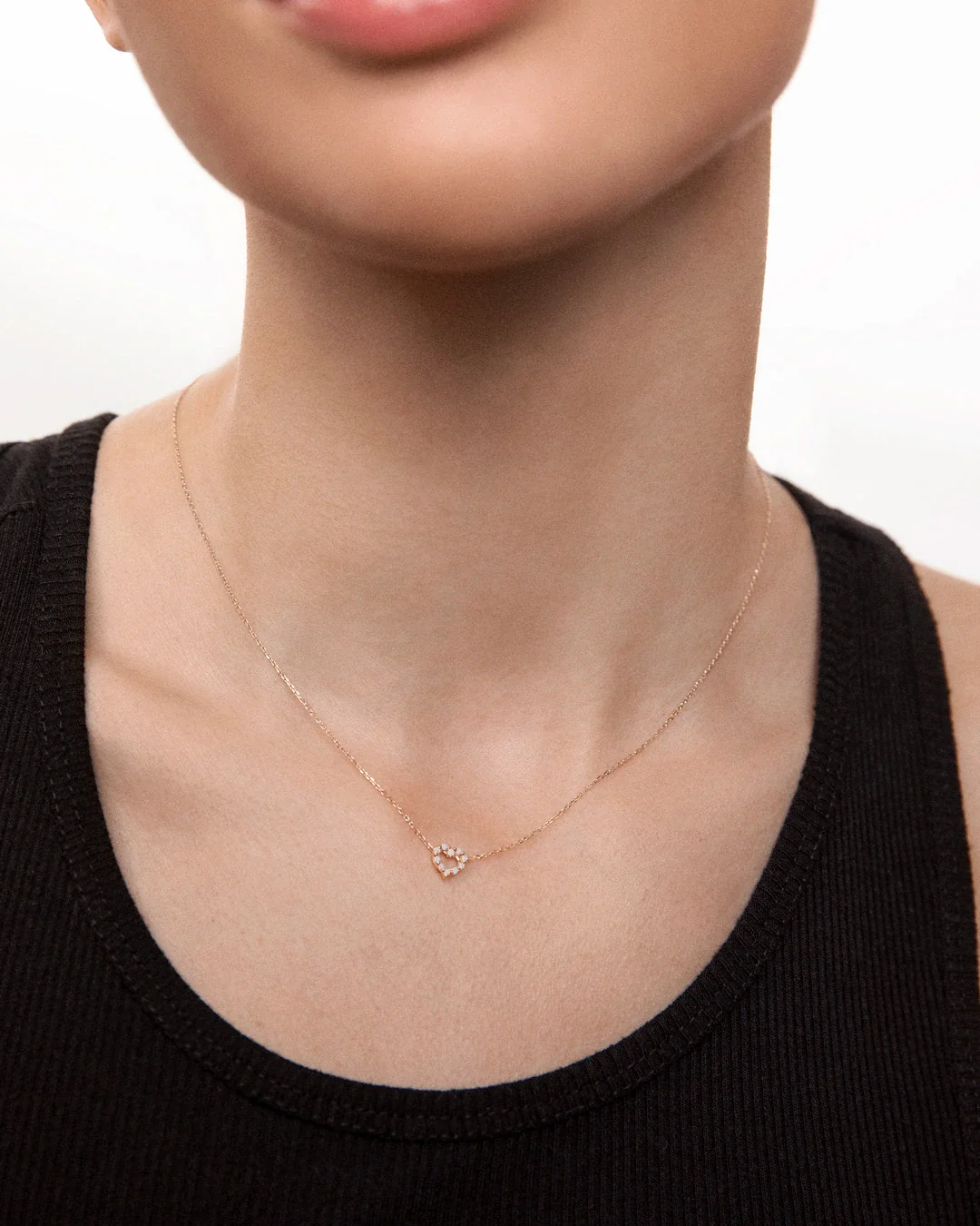Gargantilla Petite Diamonds Heart en Oro Rosa de 18 Kt - Image 2