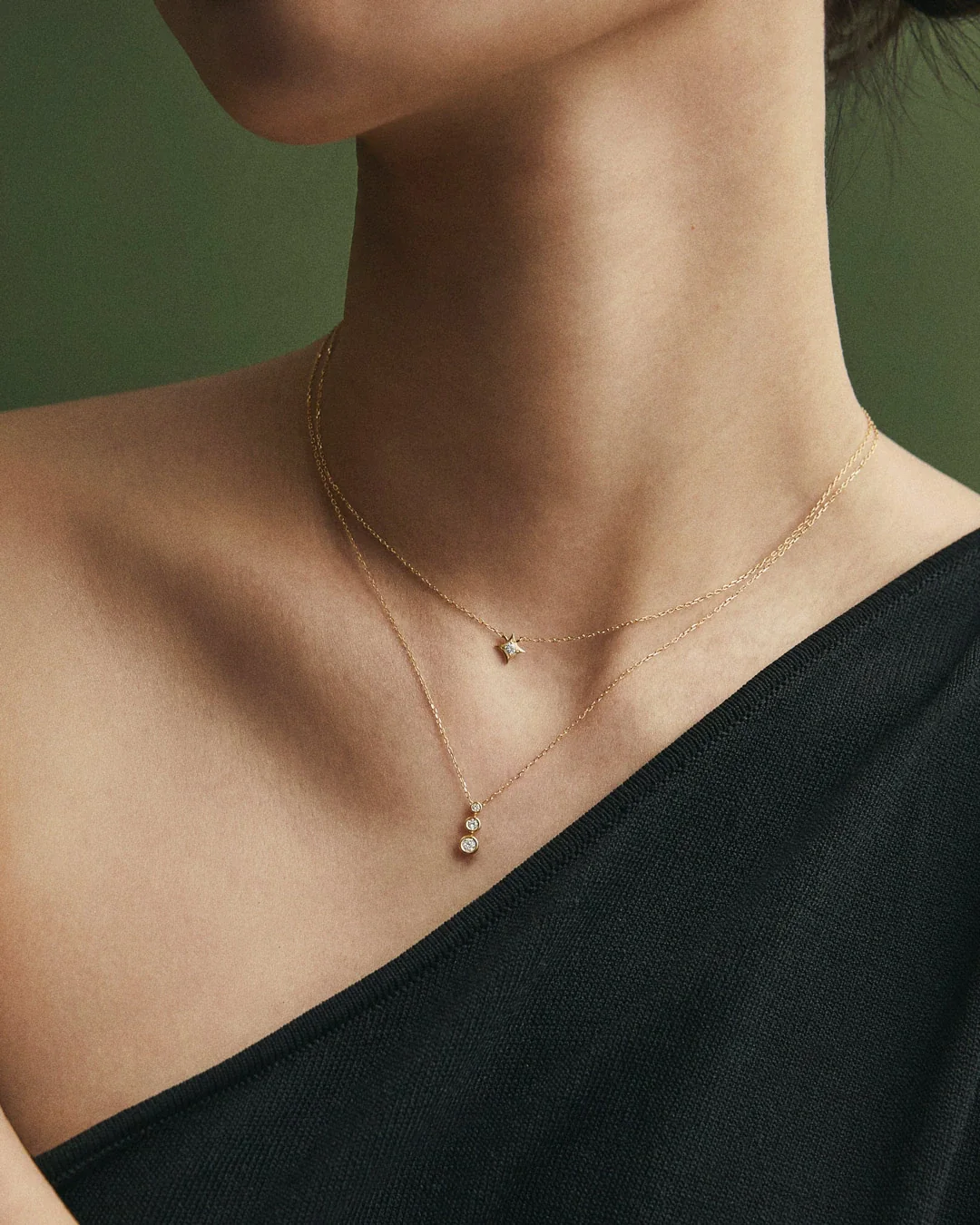 Gargantilla Rosa de los Vientos Hadar en Oro Amarillo de 18 Kt - Image 3