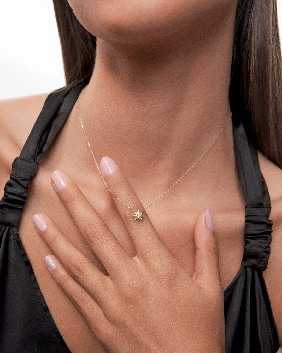 Gargantilla Rosa de los Vientos Mimosa en Oro Amarillo de 18 Kt - Image 2