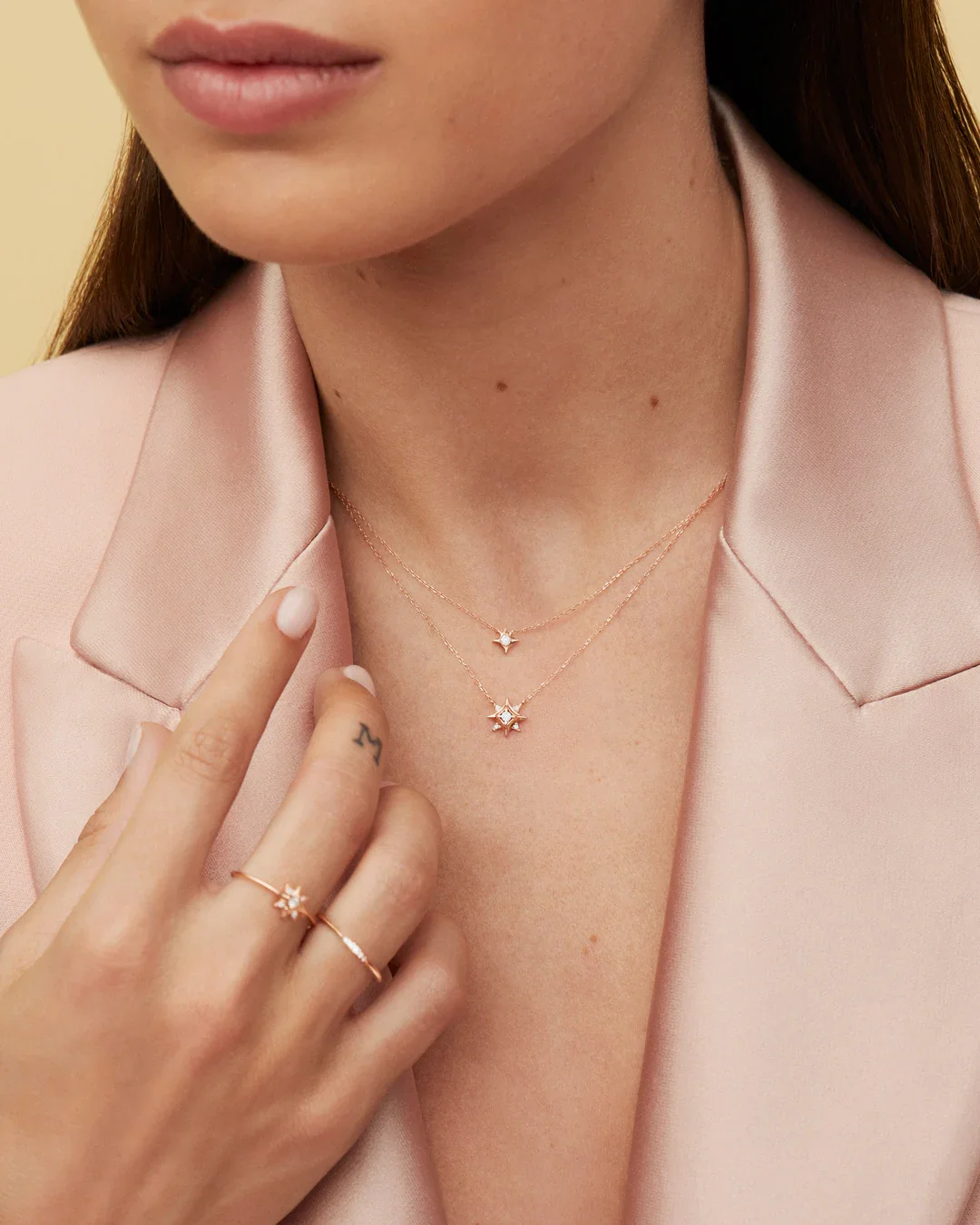 Gargantilla Rosa de los Vientos Mimosa en Oro Rosa de 18 Kt - Image 6