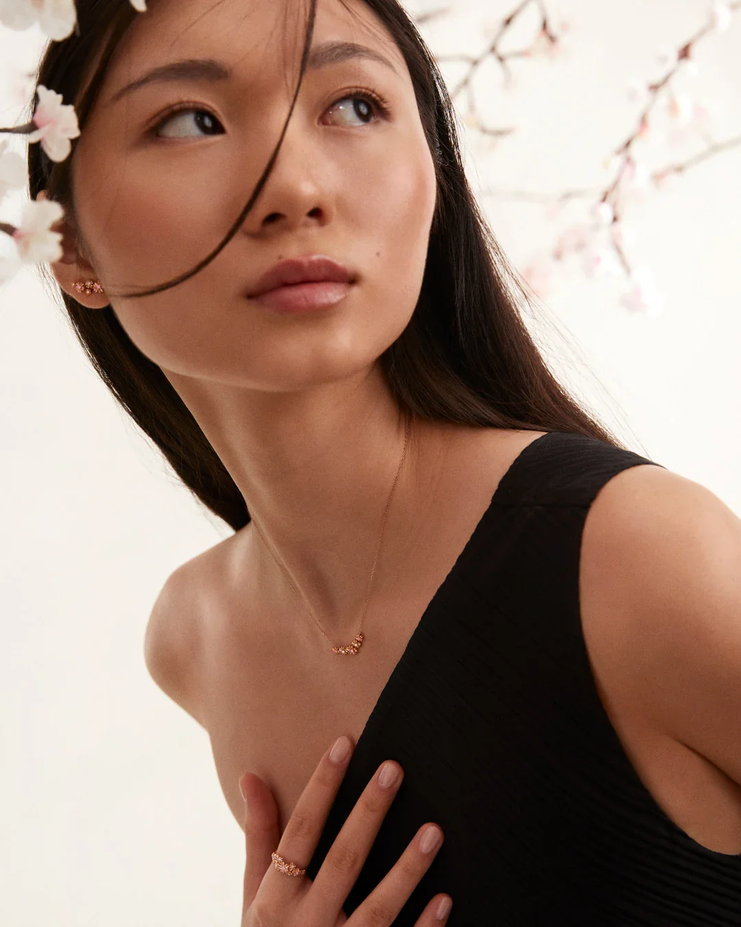 Gargantilla Sakura de Zafiros Rosas y Diamantes en Oro Rosa de 18 Kt - Image 3