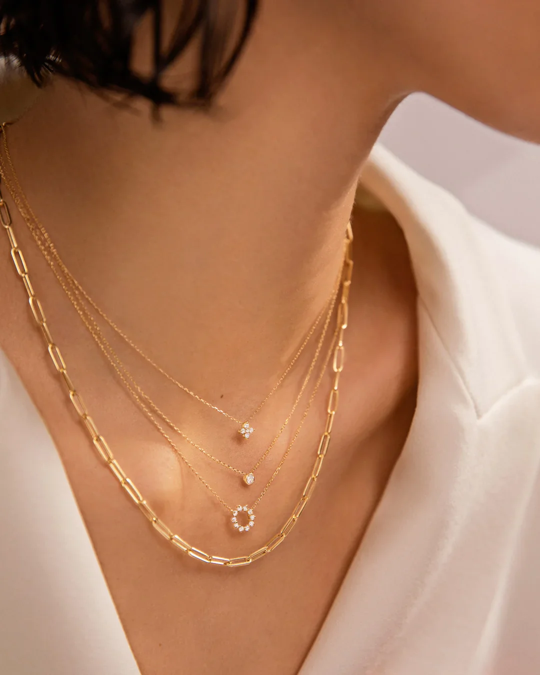 Gargantilla Stud Diamante en Oro Amarillo de 18 Kt - Image 3
