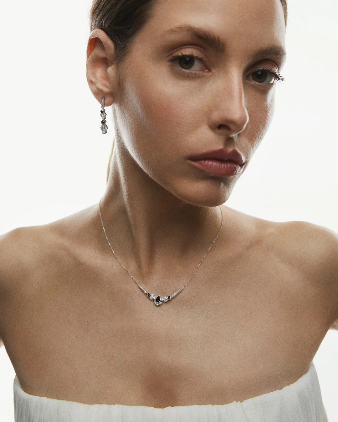 Gargantilla Tamara de Diamantes en Oro Blanco de 18 kt - Image 2