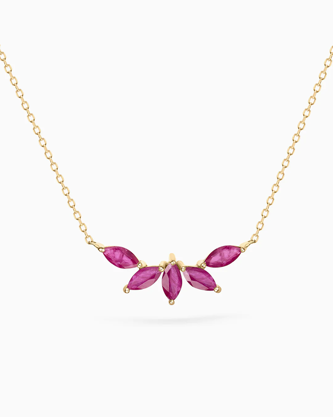 Gargantilla Tri-Marquise Rubí en Oro Amarillo de 18 Kt