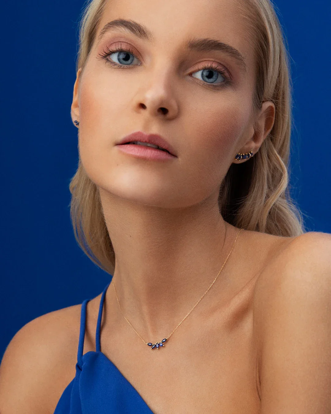 Gargantilla Tri-Marquise Zafiro en Oro Amarillo de 18 Kt - Image 3