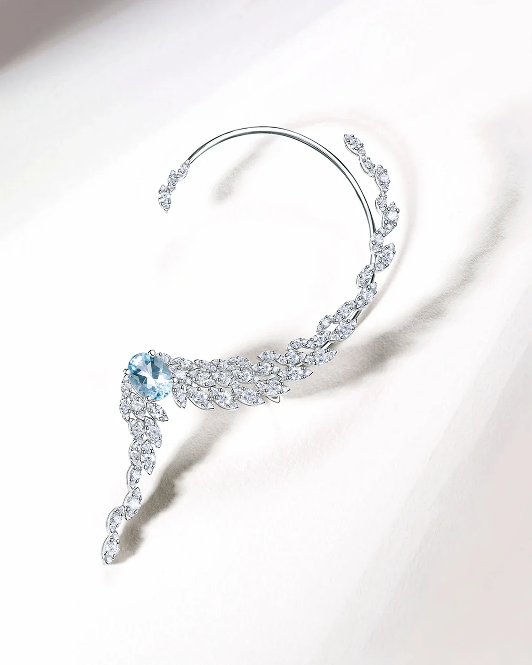 Pendiente Blue Jay de Aguamarina y Diamantes en Oro Blanco de 18 Kt - Image 5