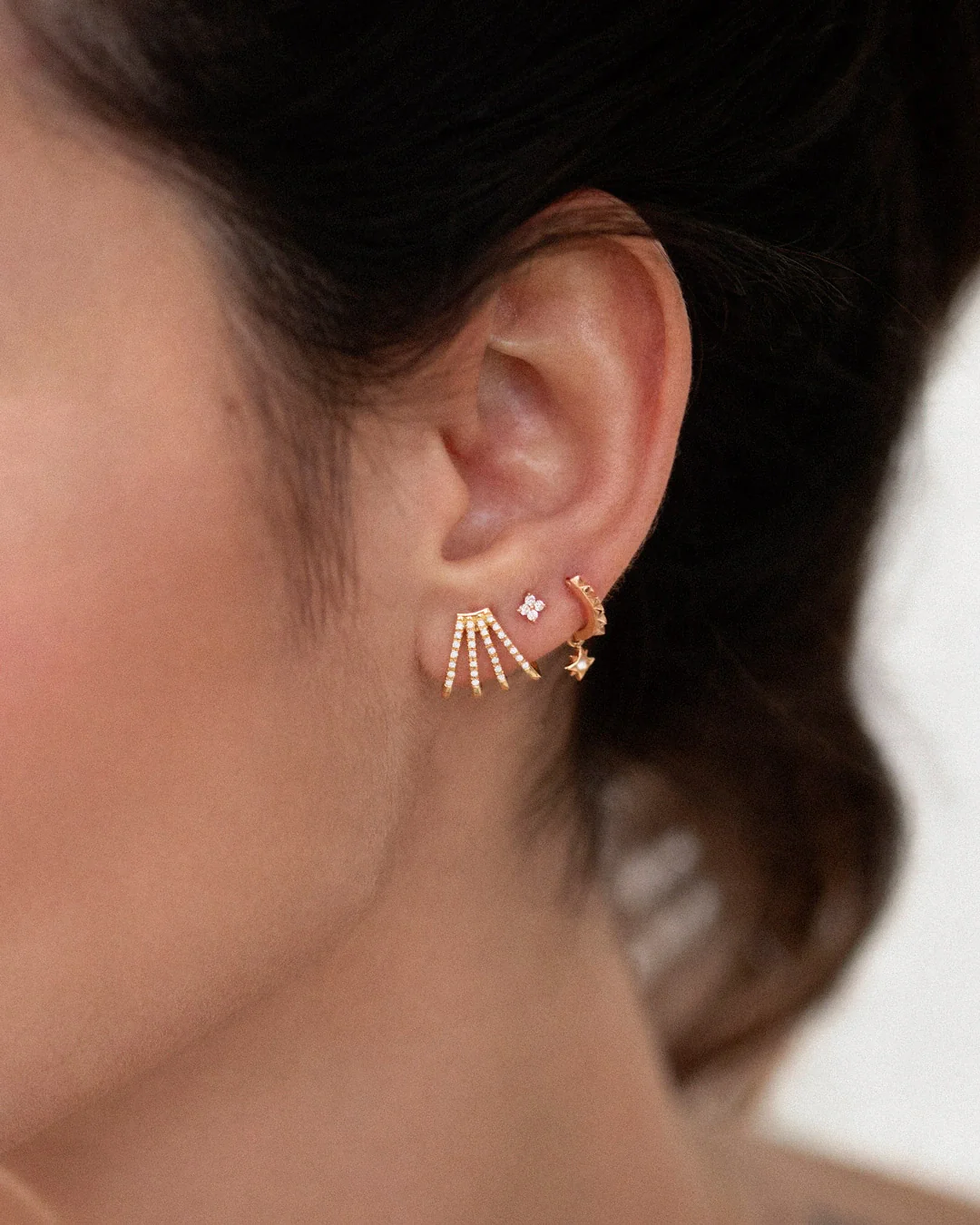 Pendiente Piercing Aro Punk en Oro Amarillo de 18 Kt - Image 3