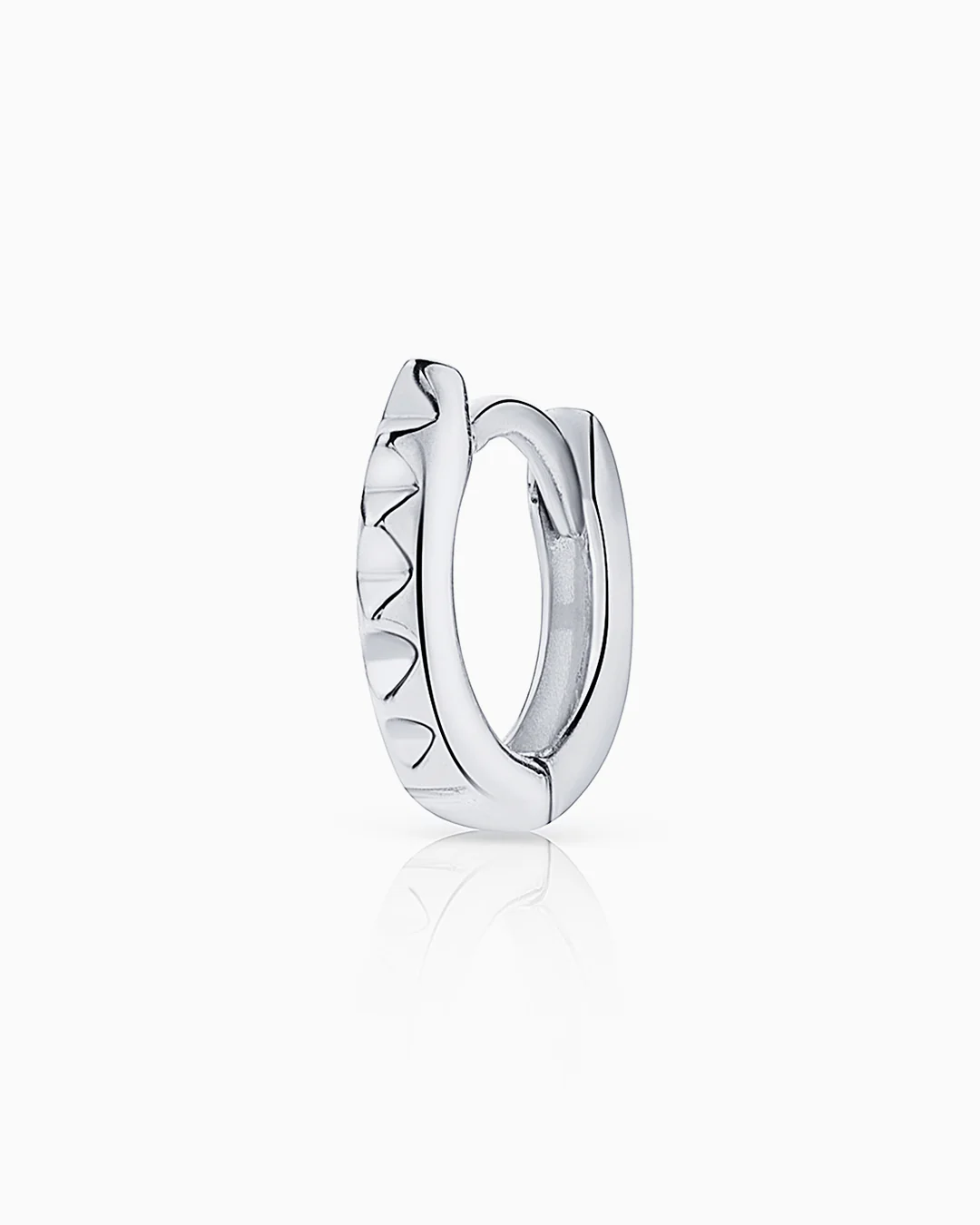 Pendiente Piercing Aro Punk en Oro Blanco de 18 Kt