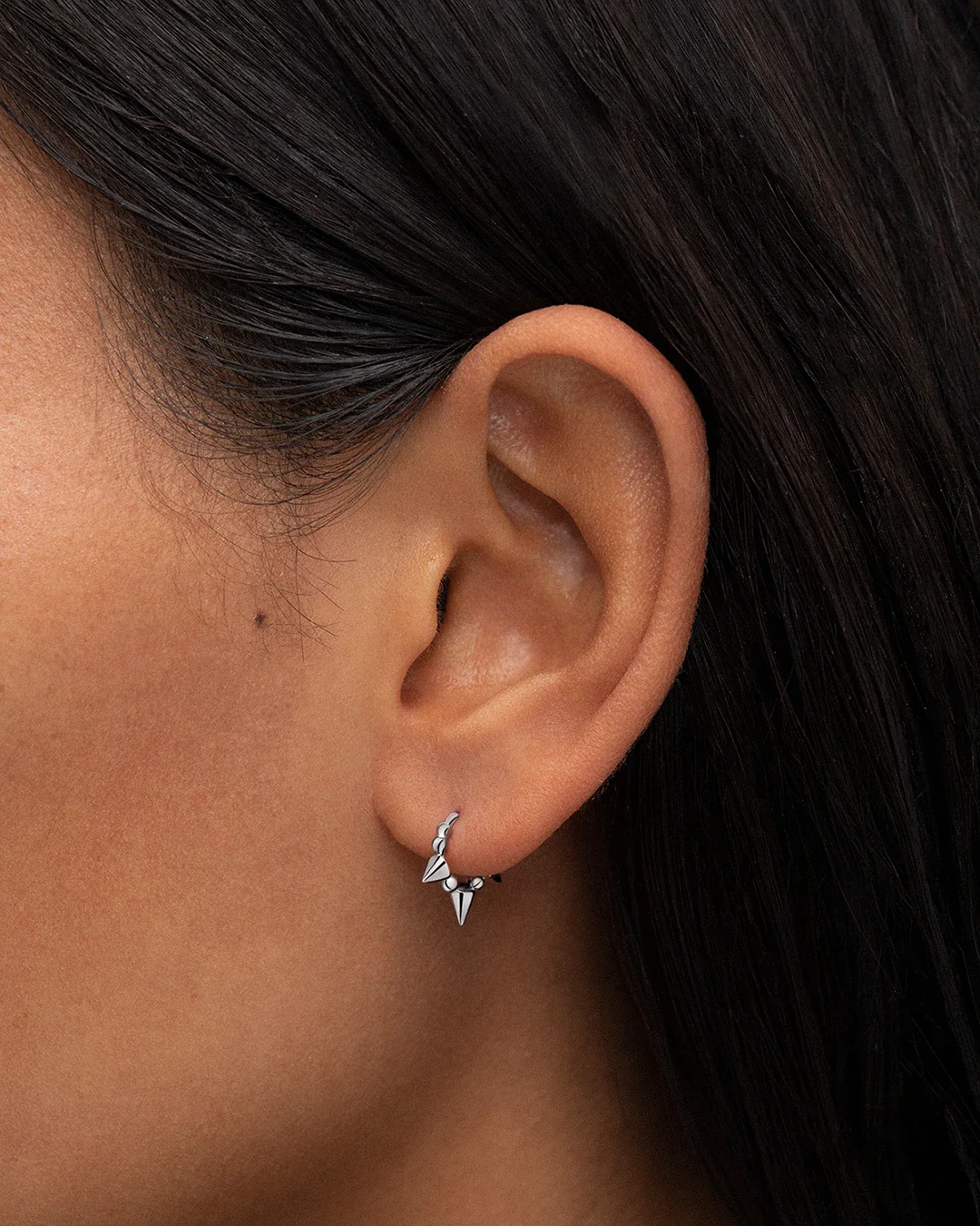 Pendiente Piercing Aro Rox en Oro Blanco de 18 Kt - Image 2