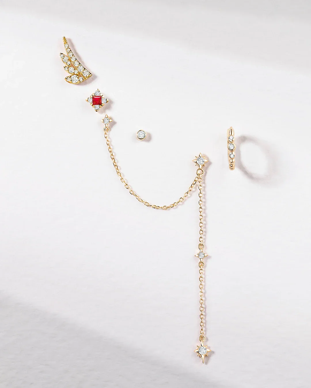 Pendiente Piercing Cosmique de Diamantes en Oro Amarillo de 18 Kt - Image 5