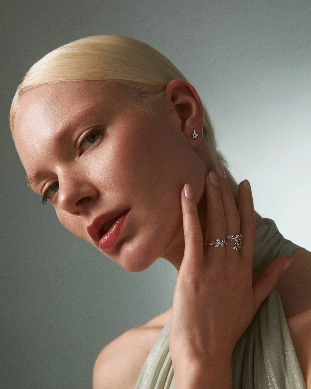 Pendiente Piercing Dafne de Diamantes en Oro Blanco de 18 Kt - Image 2