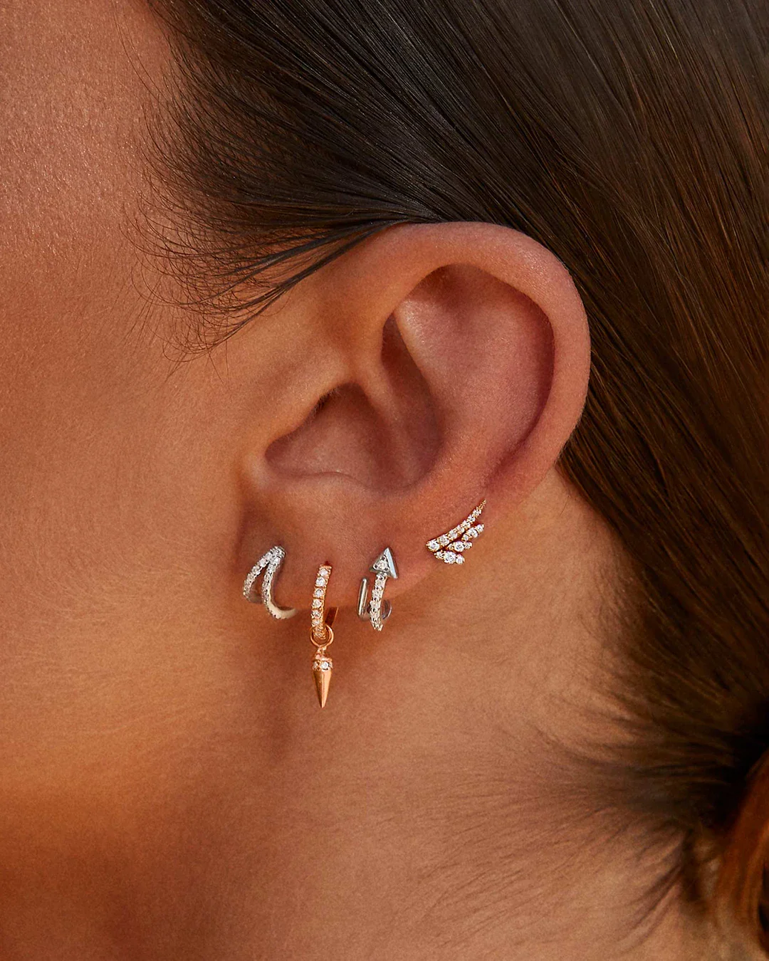 Pendiente Piercing Leaf Diamonds en Oro Amarillo de 18 Kt - Image 2