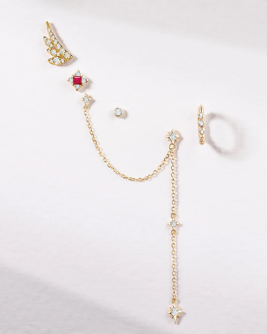Pendiente Piercing Leaf Diamonds en Oro Amarillo de 18 Kt - Image 4