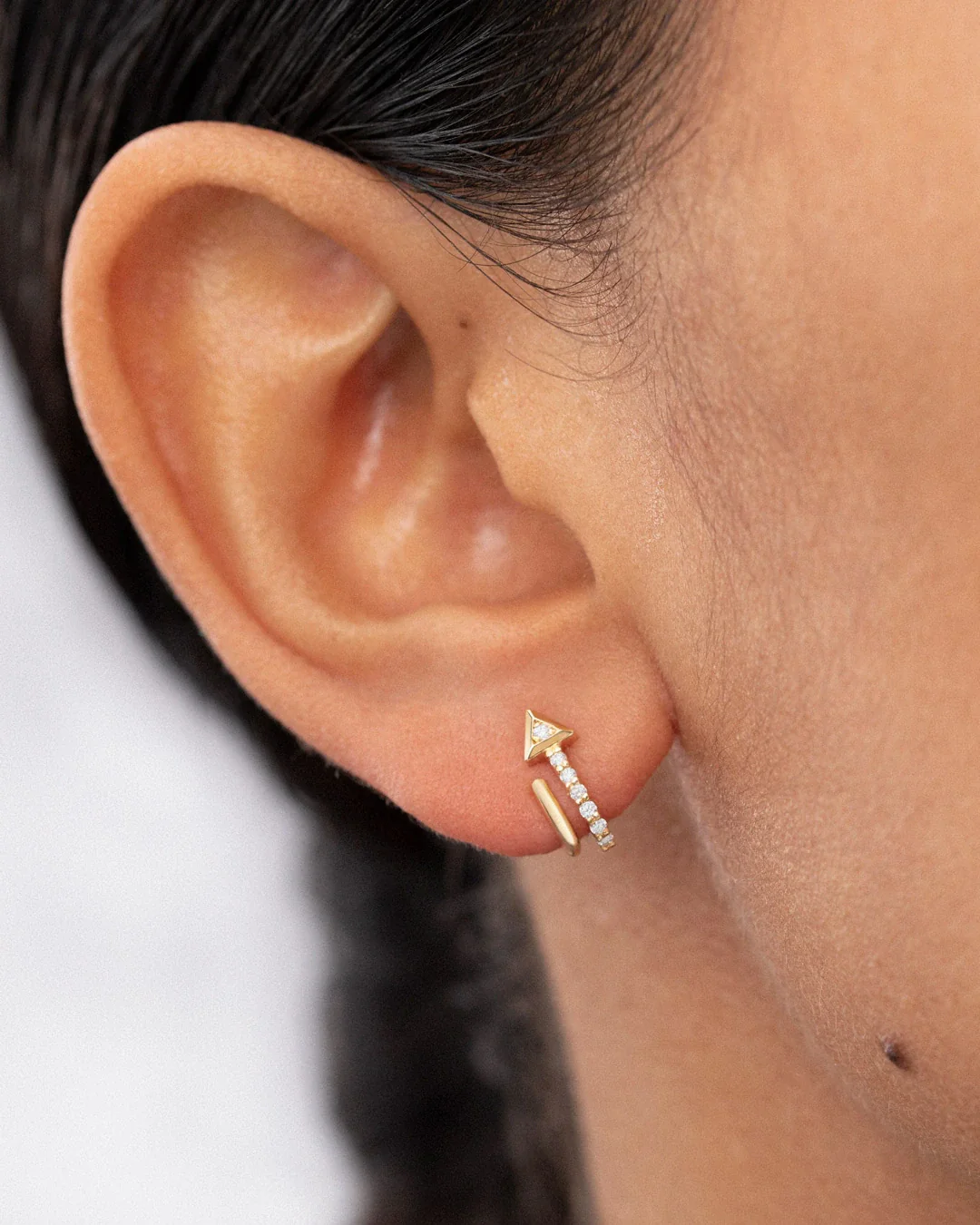 Pendiente Piercing Lurte de Diamantes en Oro Amarillo de 18 Kt - Image 2
