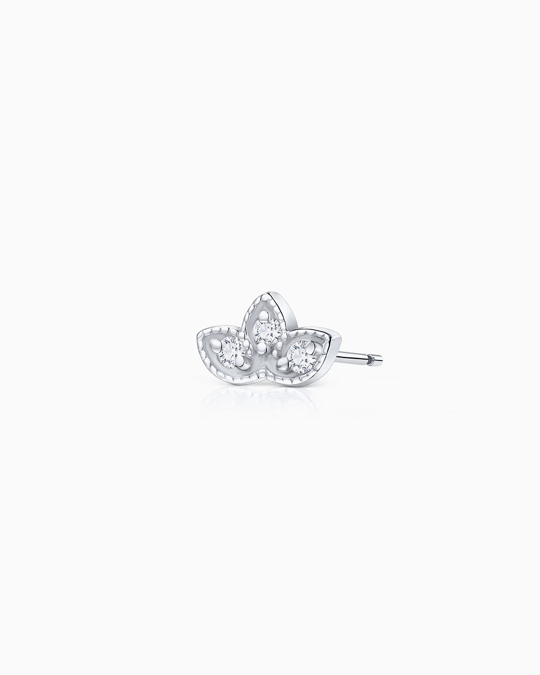Pendiente Piercing Milgrain Medio Loto de Diamantes en Oro Blanco de 18 Kt