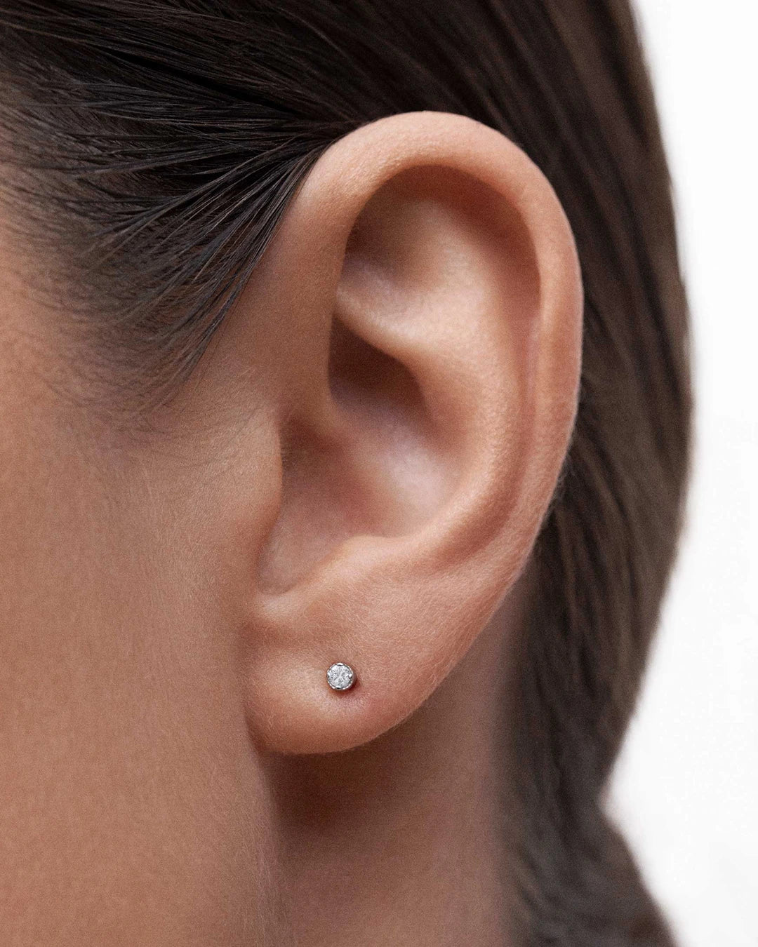 Pendiente Piercing Milgrain Petit de Diamante en Oro Blanco de 18 Kt - Image 2