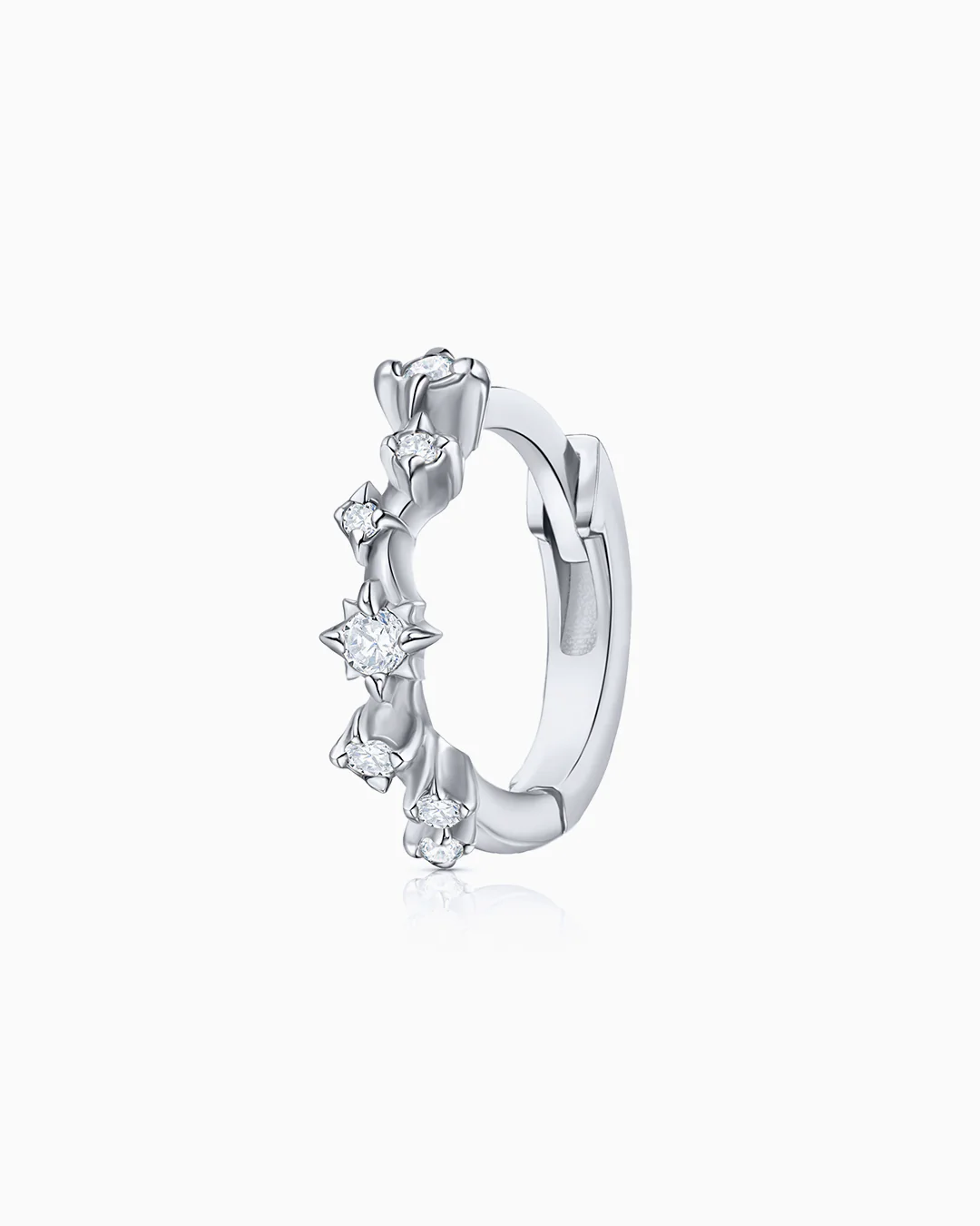 Pendiente Piercing Pebble Diamonds en Oro Blanco de 18 Kt