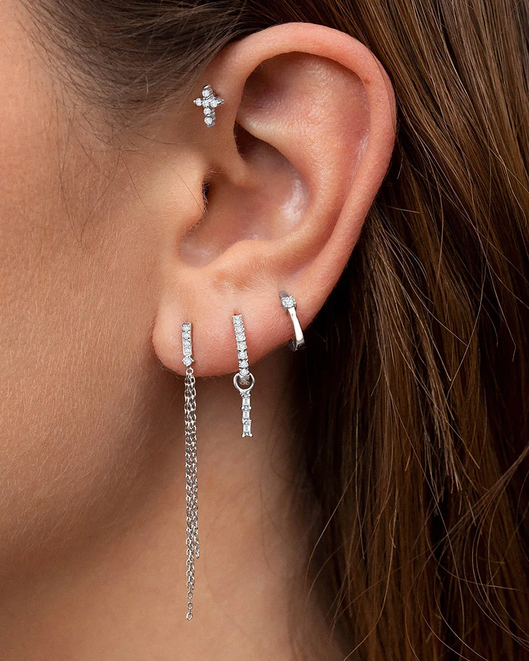 Pendiente Piercing Petite Diamonds Aro en Oro Blanco de 18 Kt - Image 3