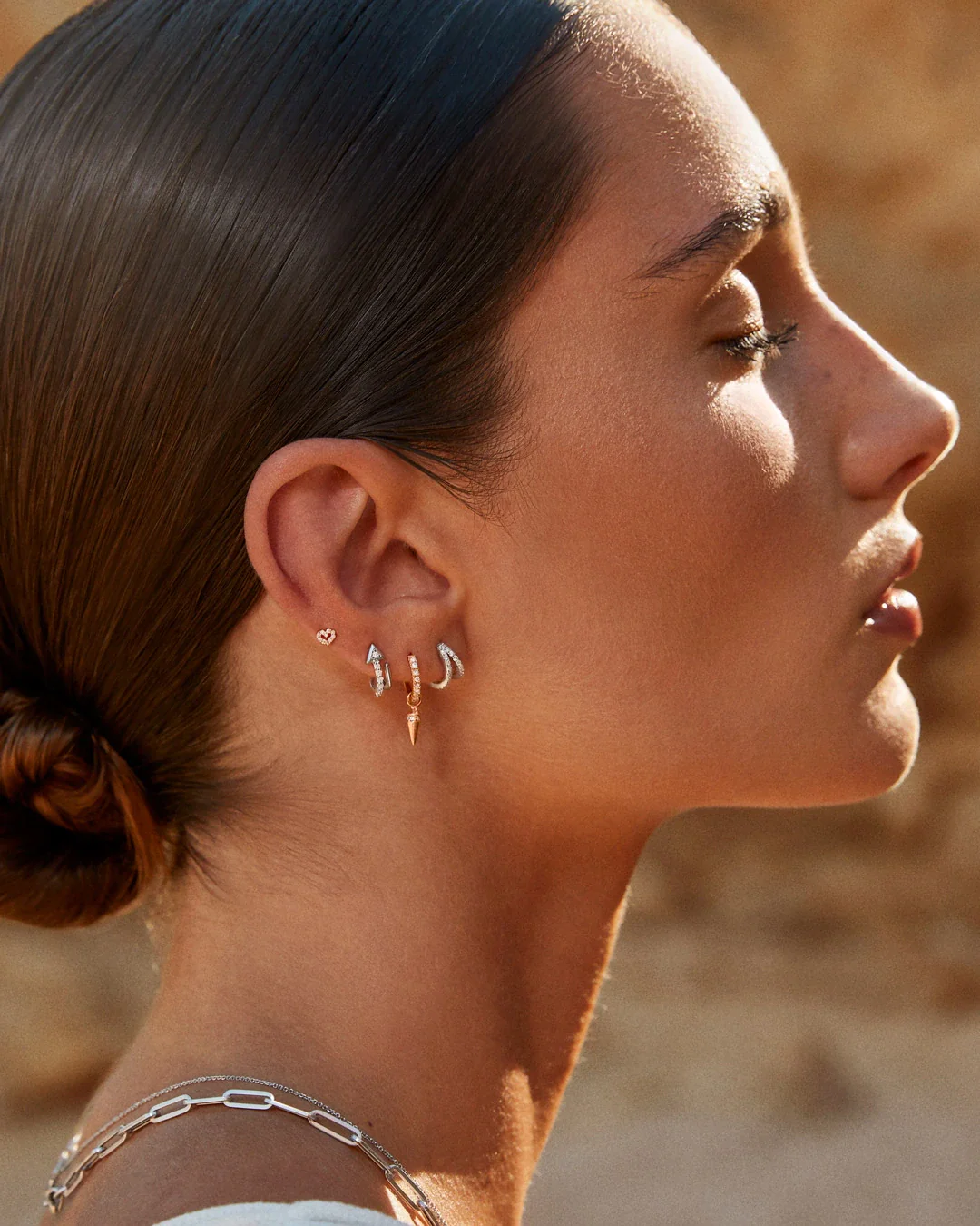 Pendiente Piercing Petite Diamonds Aro en Oro Rosa de 18 Kt - Image 4