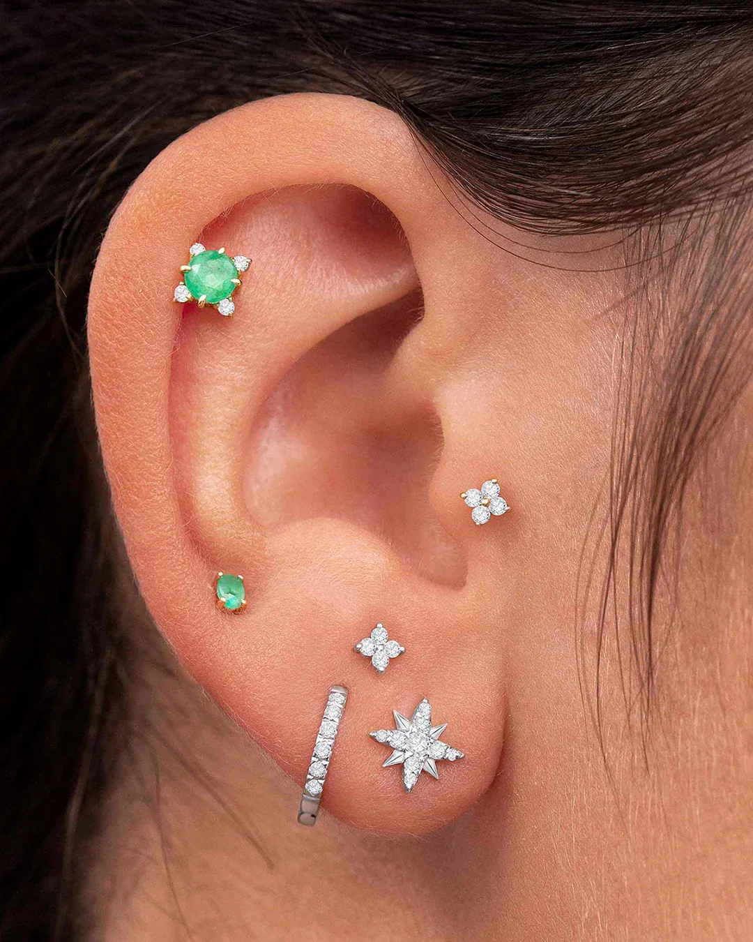 Pendiente Piercing Petite Diamonds Cross Mini en Oro Blanco de 18 Kt - Image 5