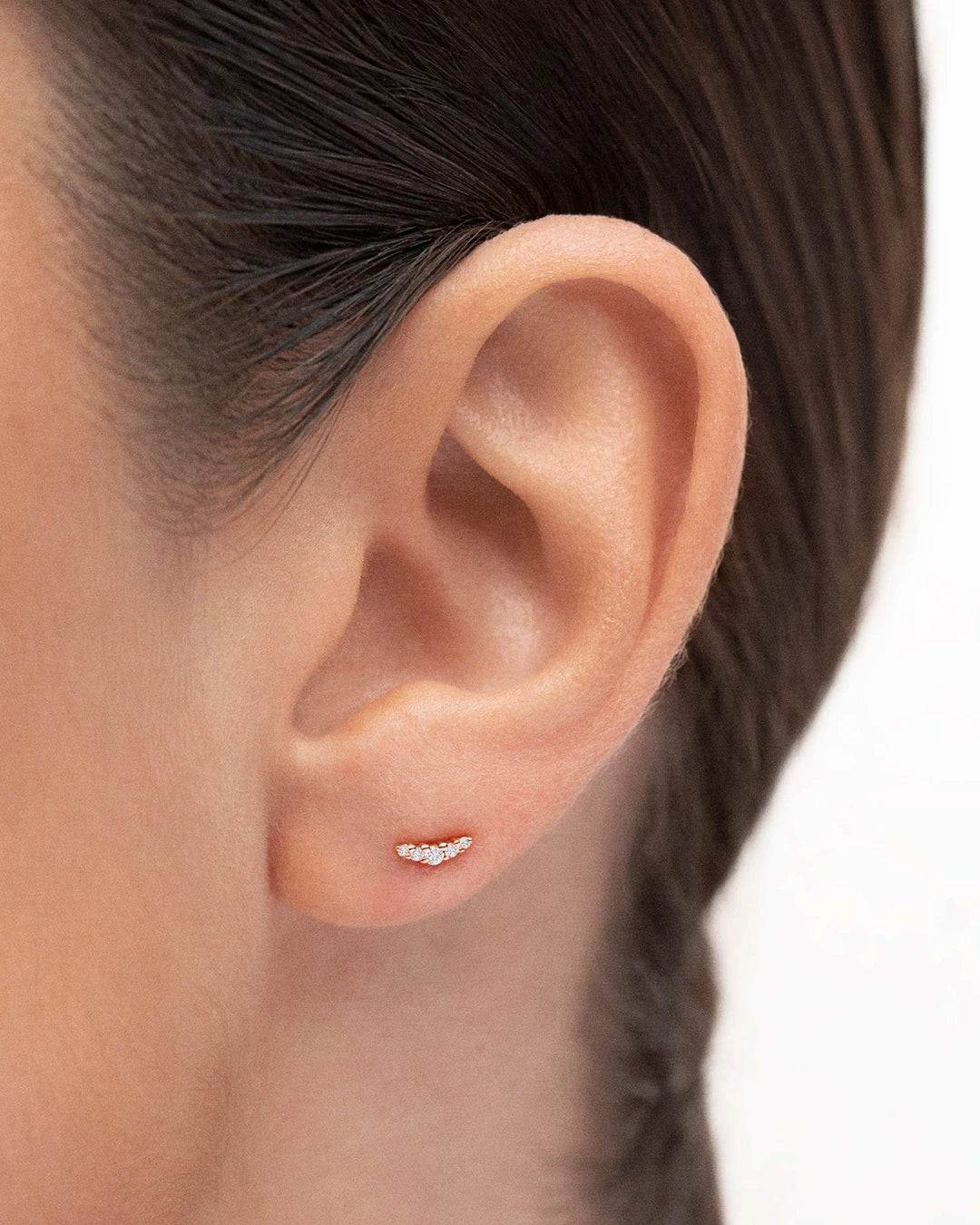 Pendiente Piercing Petite Diamonds Wave en Oro Rosa de 18 Kt - Image 2
