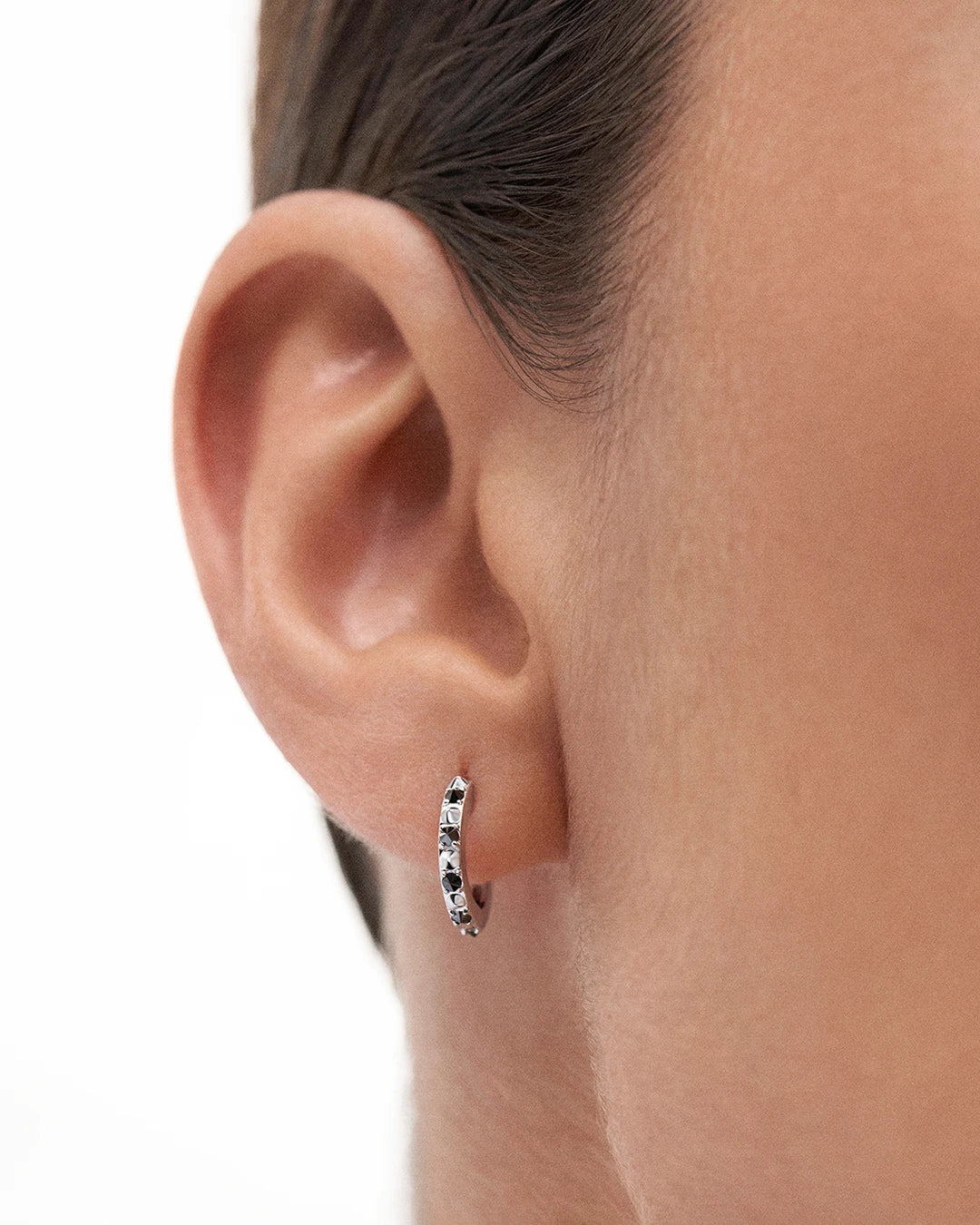 Pendiente Piercing Raxel Large en Oro Blanco de 18 Kt - Image 2