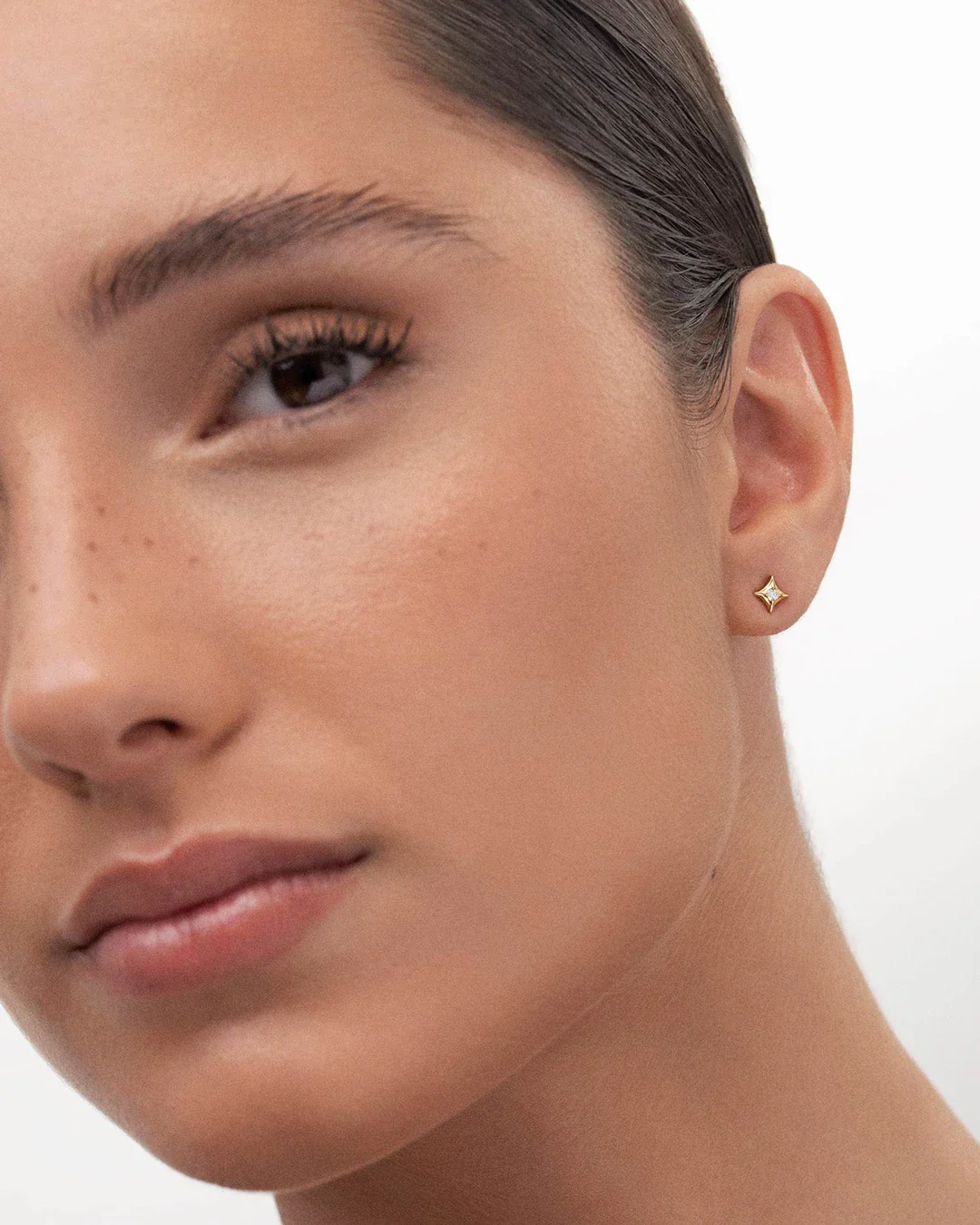 Pendiente Piercing Rosa de los Vientos Hadar en Oro Amarillo de 18 Kt - Image 2