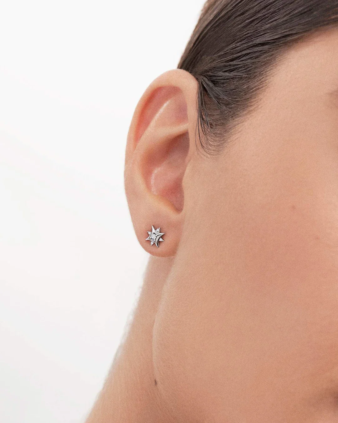 Pendiente Piercing Rosa de los Vientos Mimosa en Oro Blanco de 18 Kt - Image 2