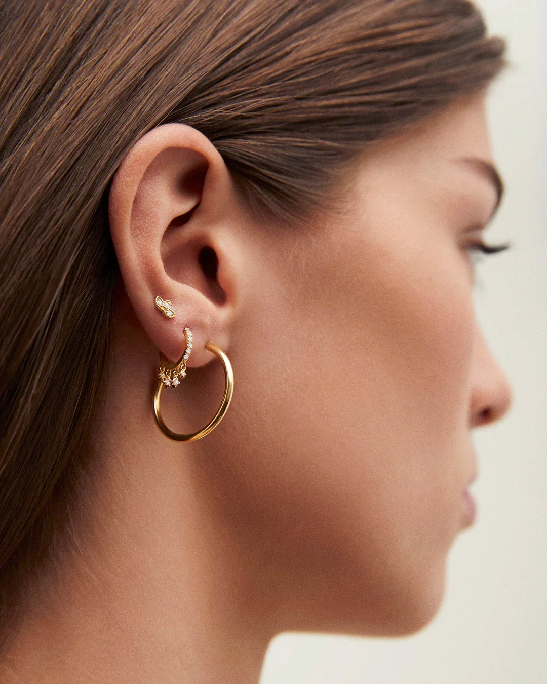 Pendiente Piercing Swing Diamonds en Oro Amarillo de 18 Kt - Image 2