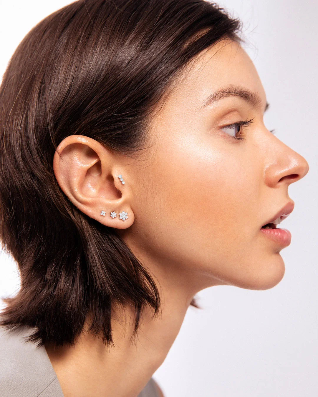 Pendiente Piercing Trinity Diamonds en Oro Blanco de 18 Kt - Image 3
